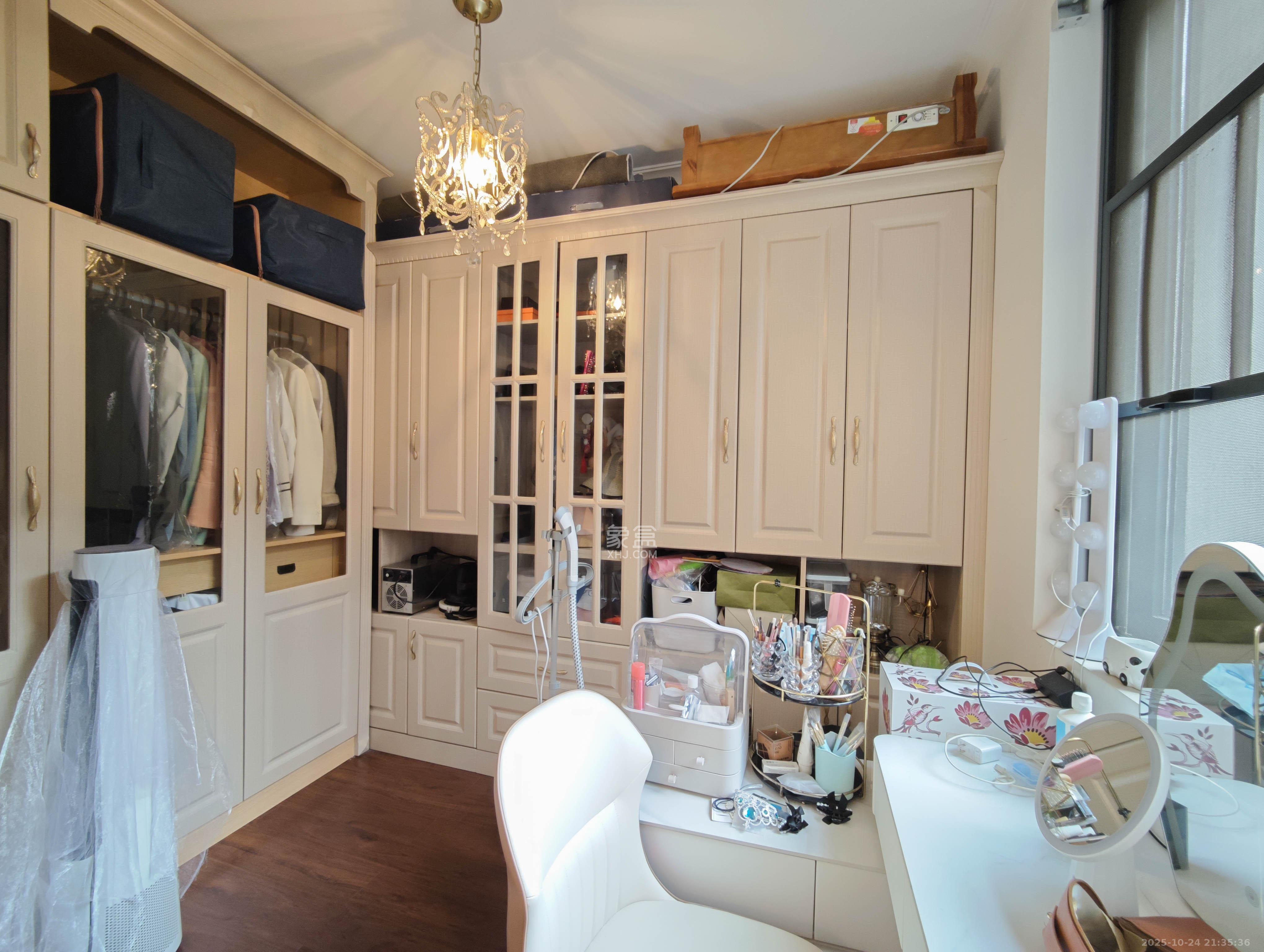 万科魅力之城观澜里 4室2厅2卫 210.0万 万科魅力之城观澜里 4室2厅2卫 210.0万卧室