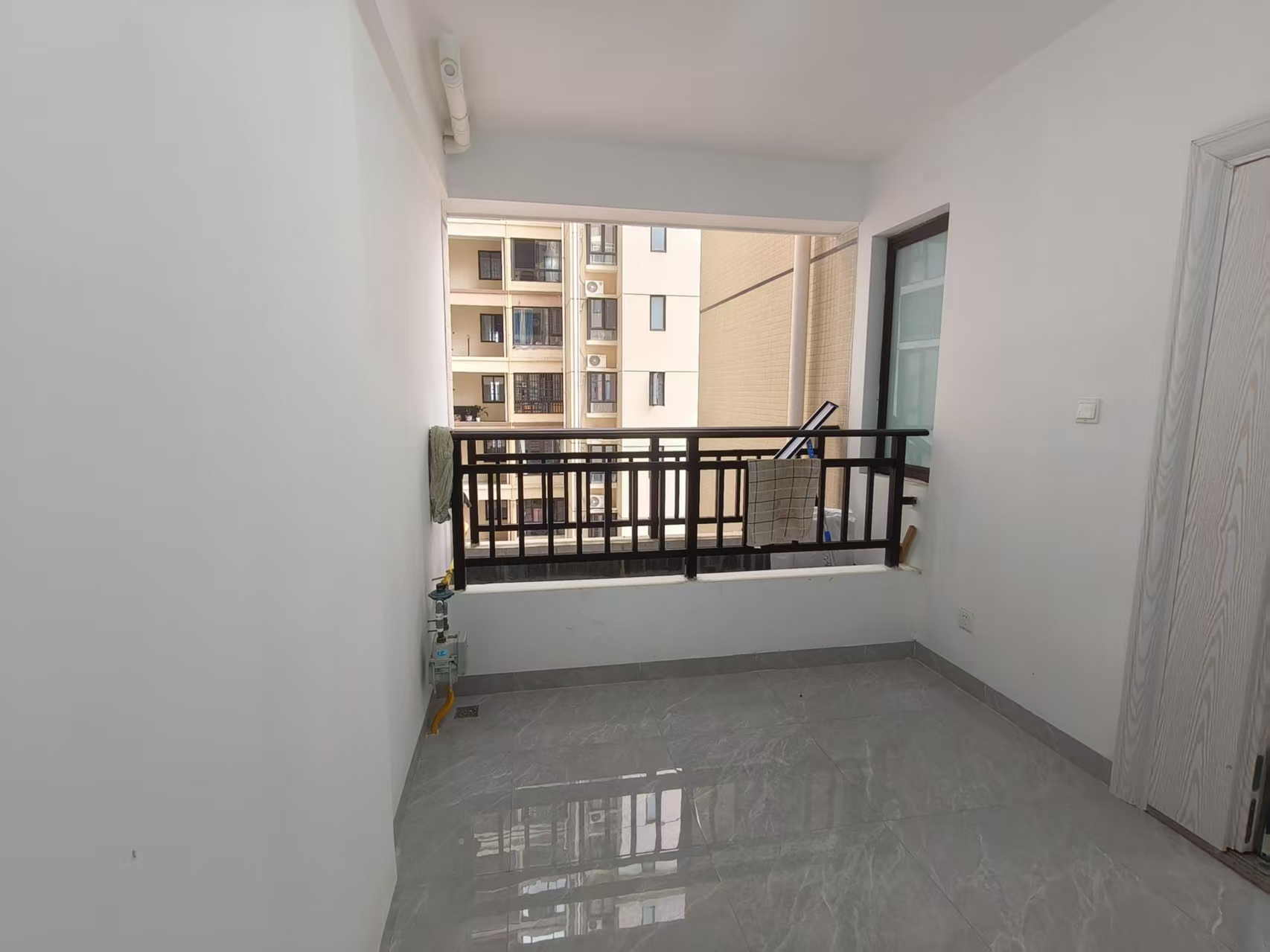 和风家园二期碧海居  3室2厅2卫    2500.0元/月室内图