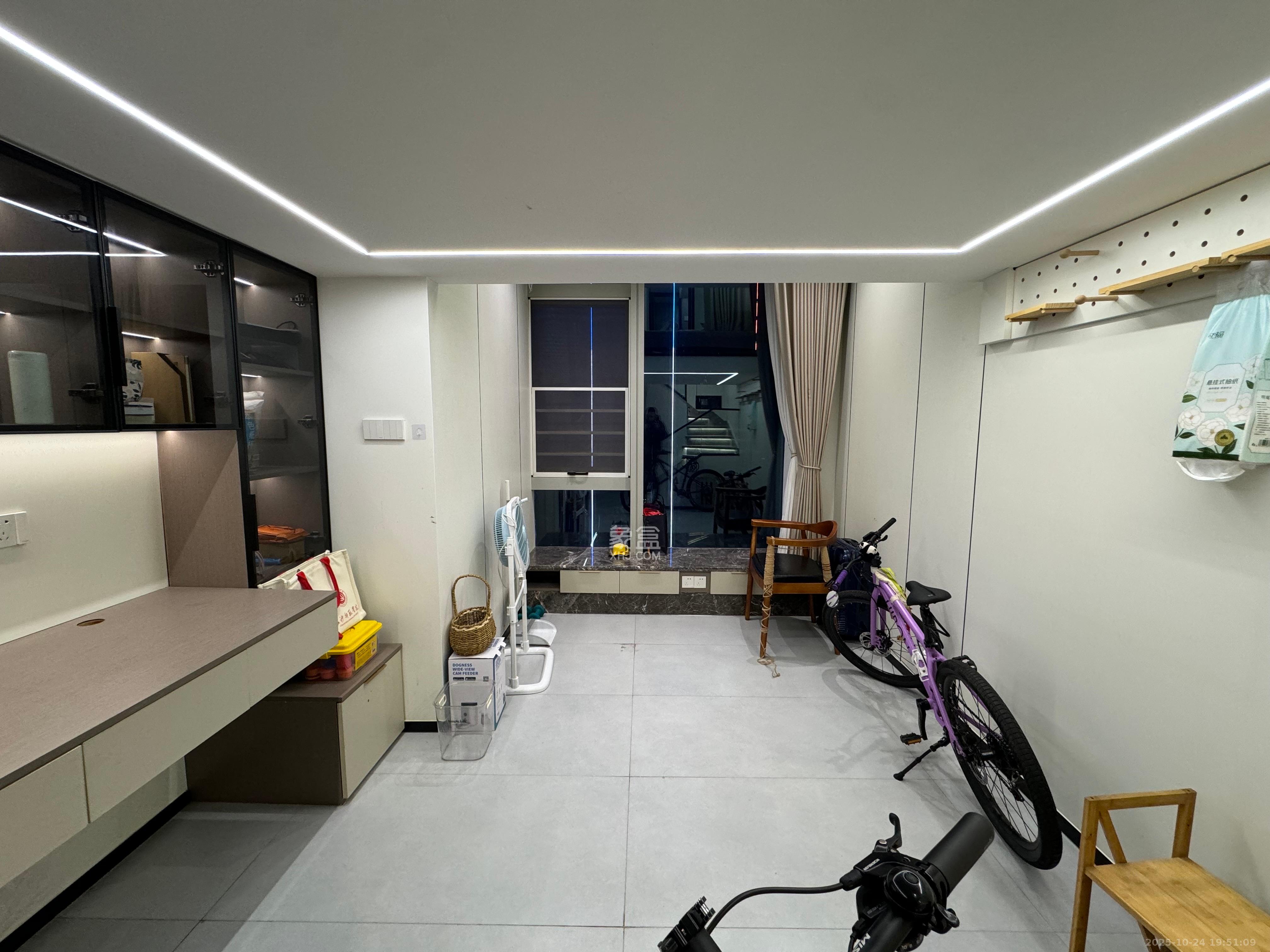 敬天广场  2室1厅1卫    3500.0元/月