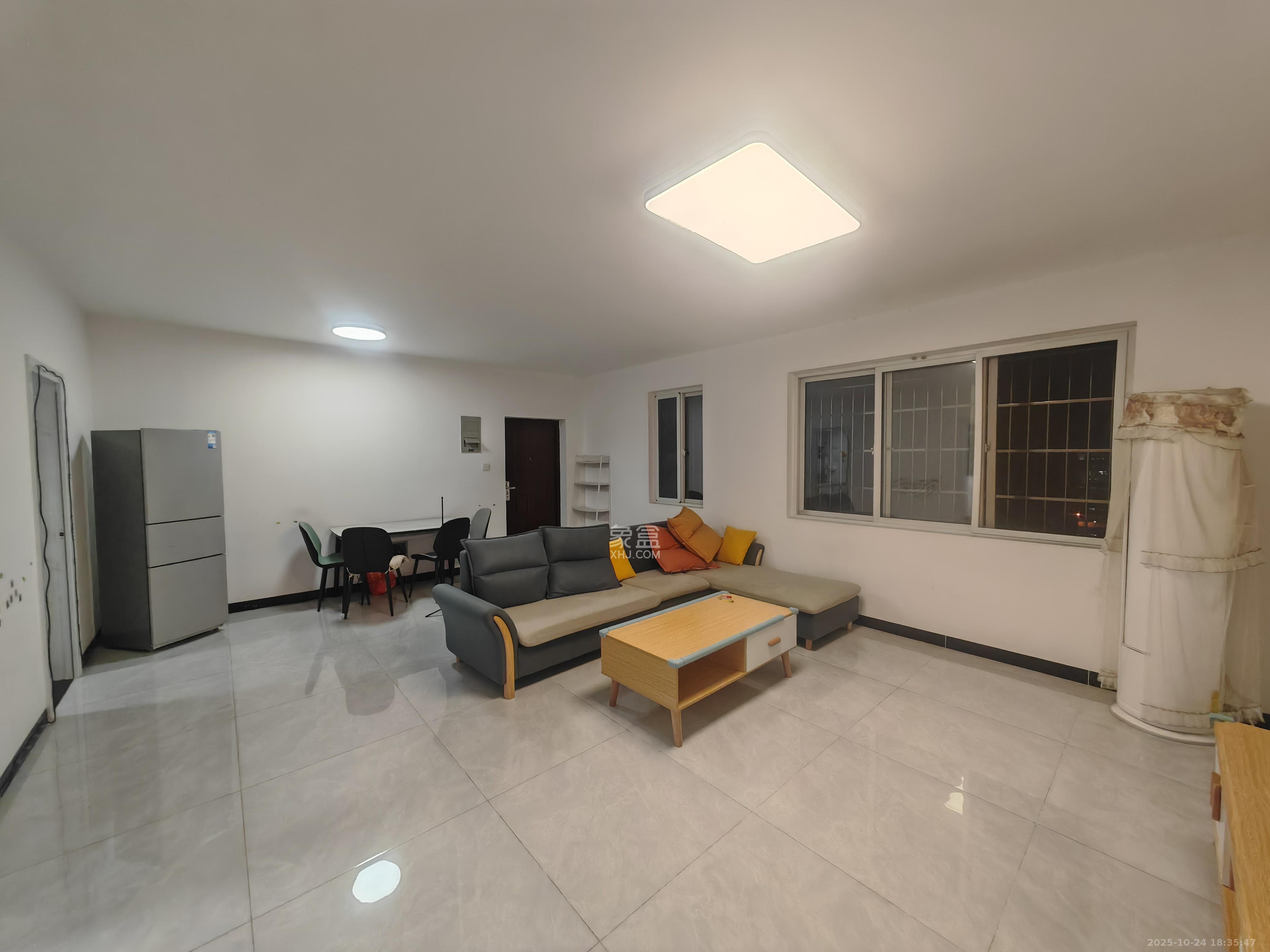 联盟佳苑  3室2厅1卫    1800.0元/月