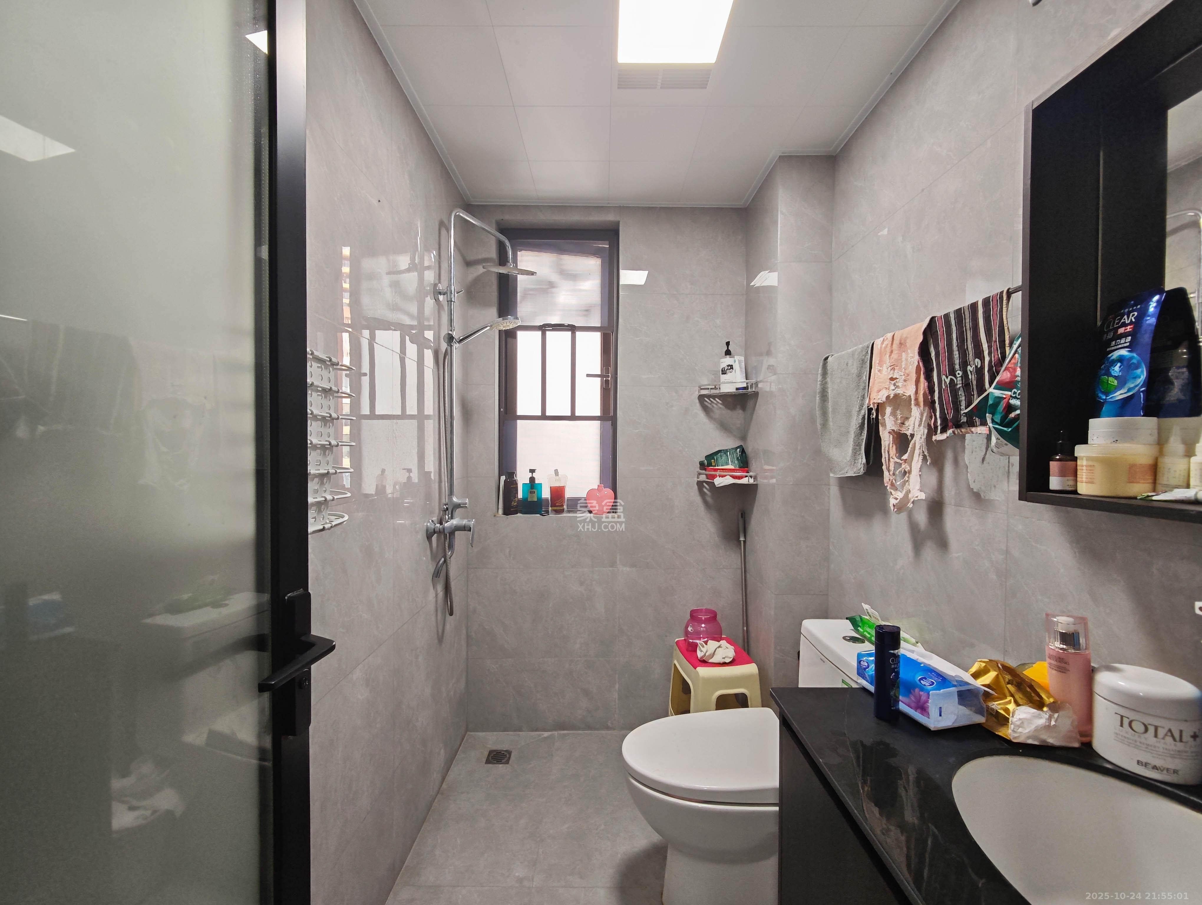 保利城(中航城国际社区、郡原美村) 4室2厅2卫 110.0万 保利城(中航城国际社区、郡原美村) 4室2厅2卫 110.0万卫生间