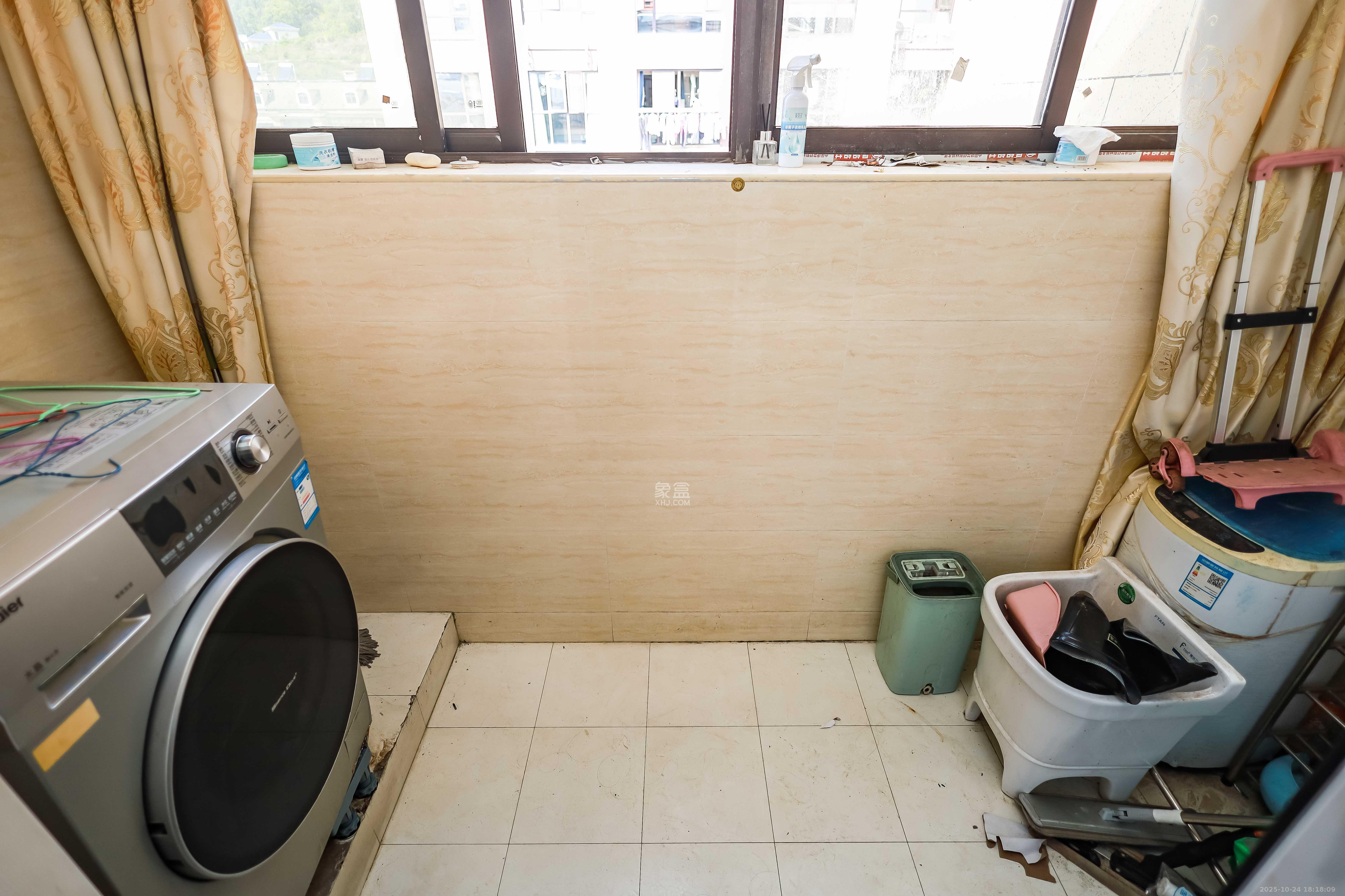 奥克斯缔壹城 3室2厅2卫 3500.0元/月 奥克斯缔壹城 3室2厅2卫 3500.0元/月室内图