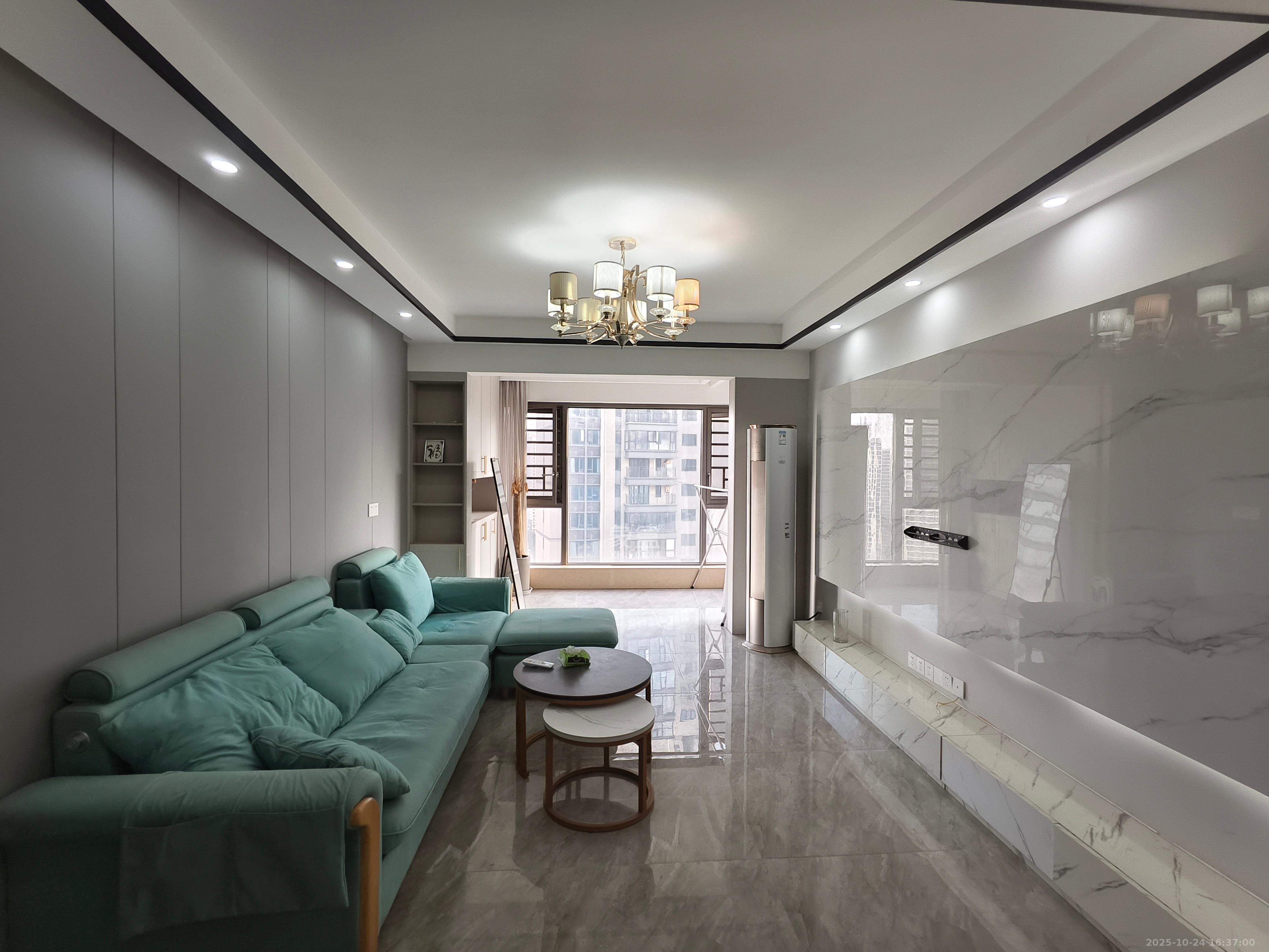 万润滨江天著  3室2厅2卫    2600.0元/月室内图