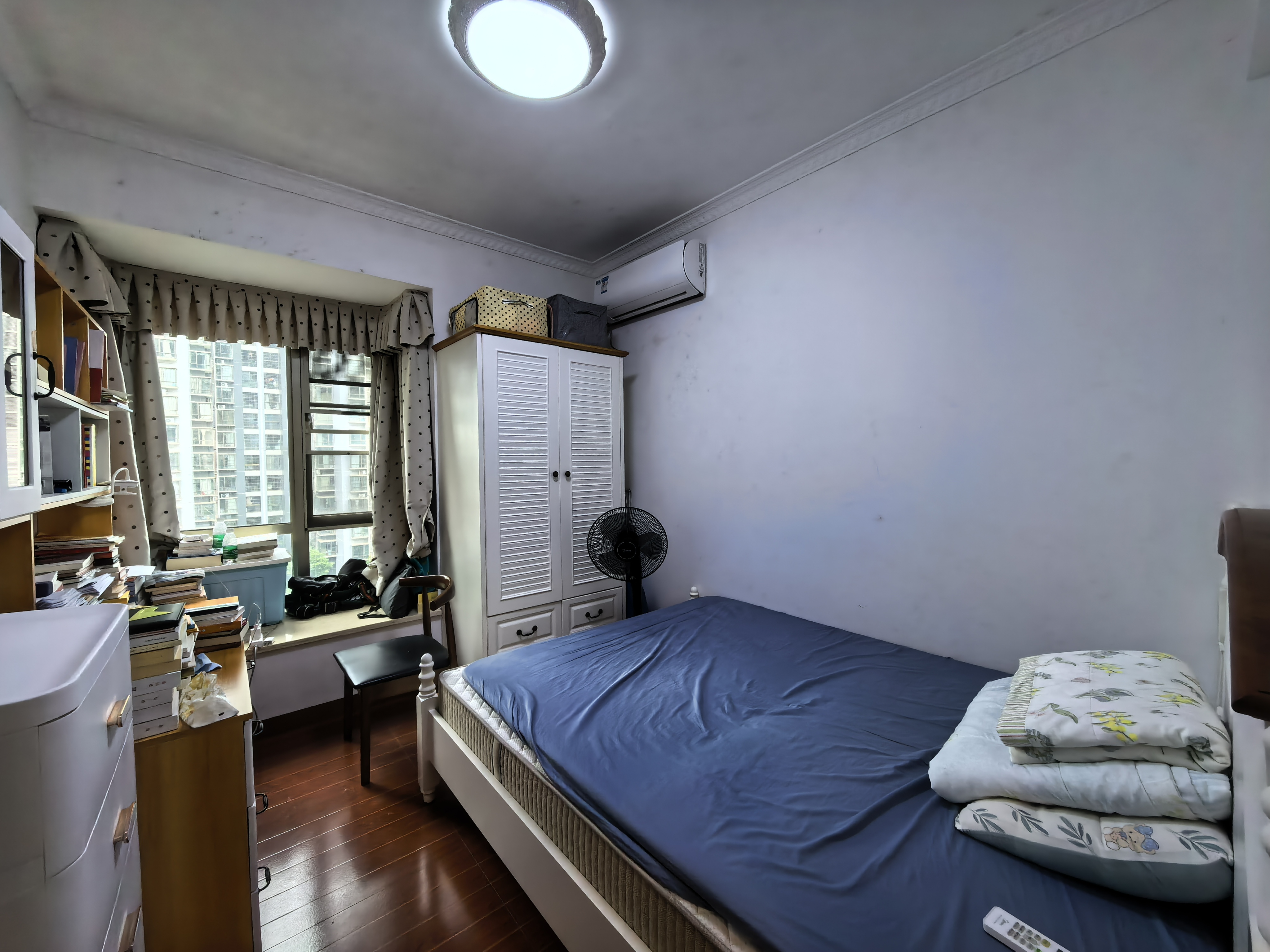 首丹雅苑  3室2厅1卫    159.0万客厅