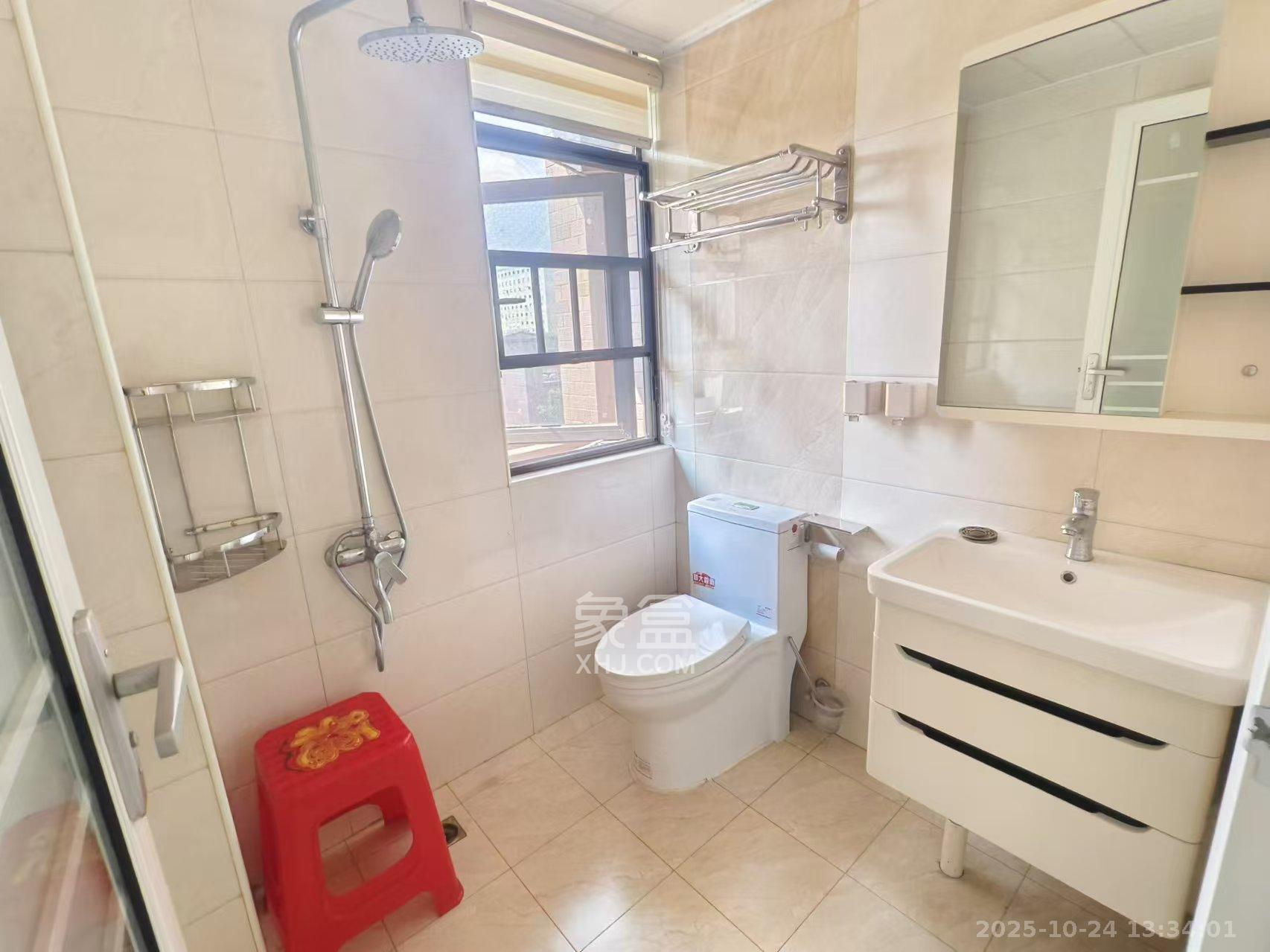 未来漫城  4室2厅2卫    3300.0元/月室内图