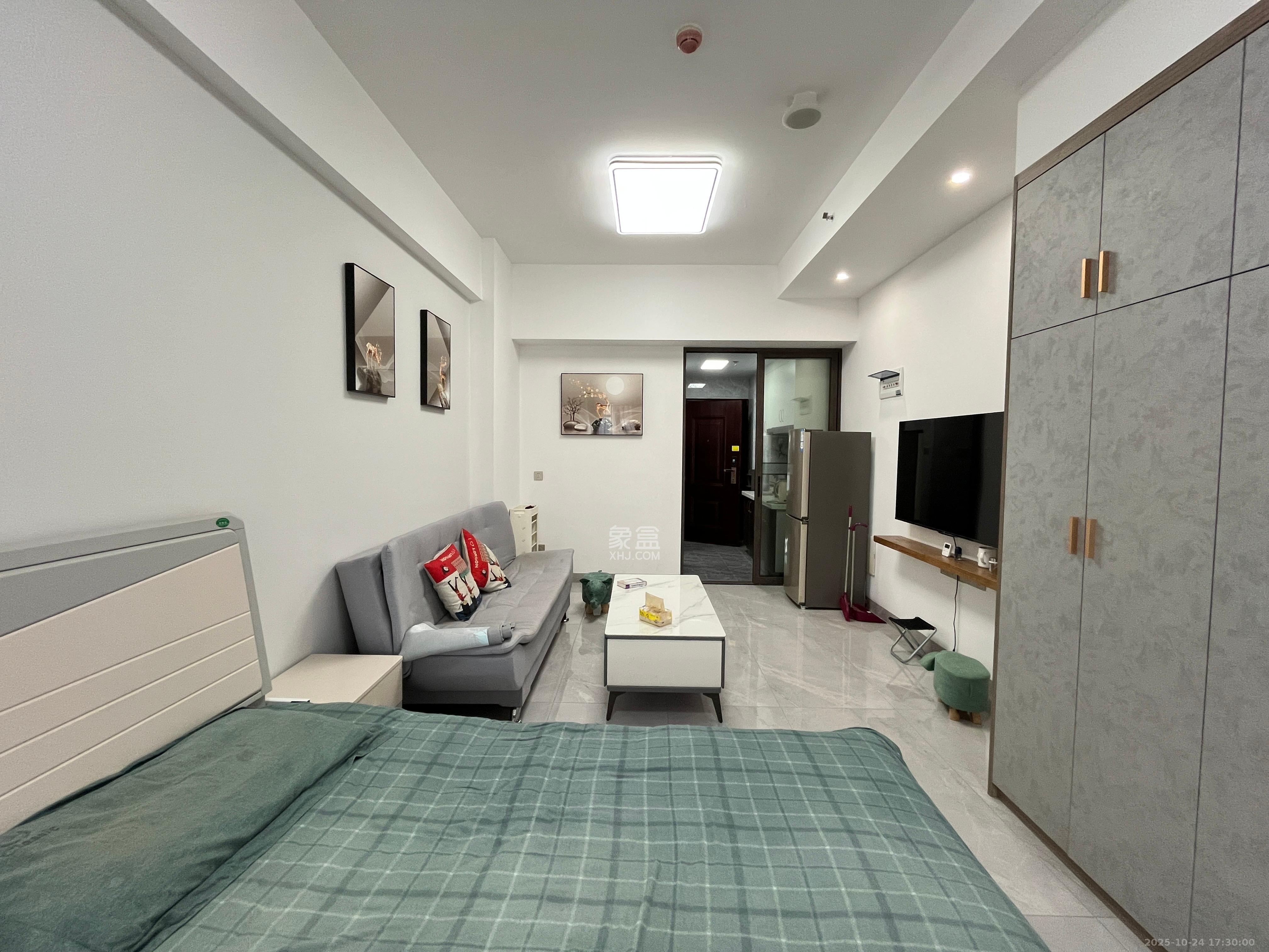 润和国际广场  1室1厅1卫    1700.0元/月 润和国际广场  1室1厅1卫    1700.0元/月室内图1