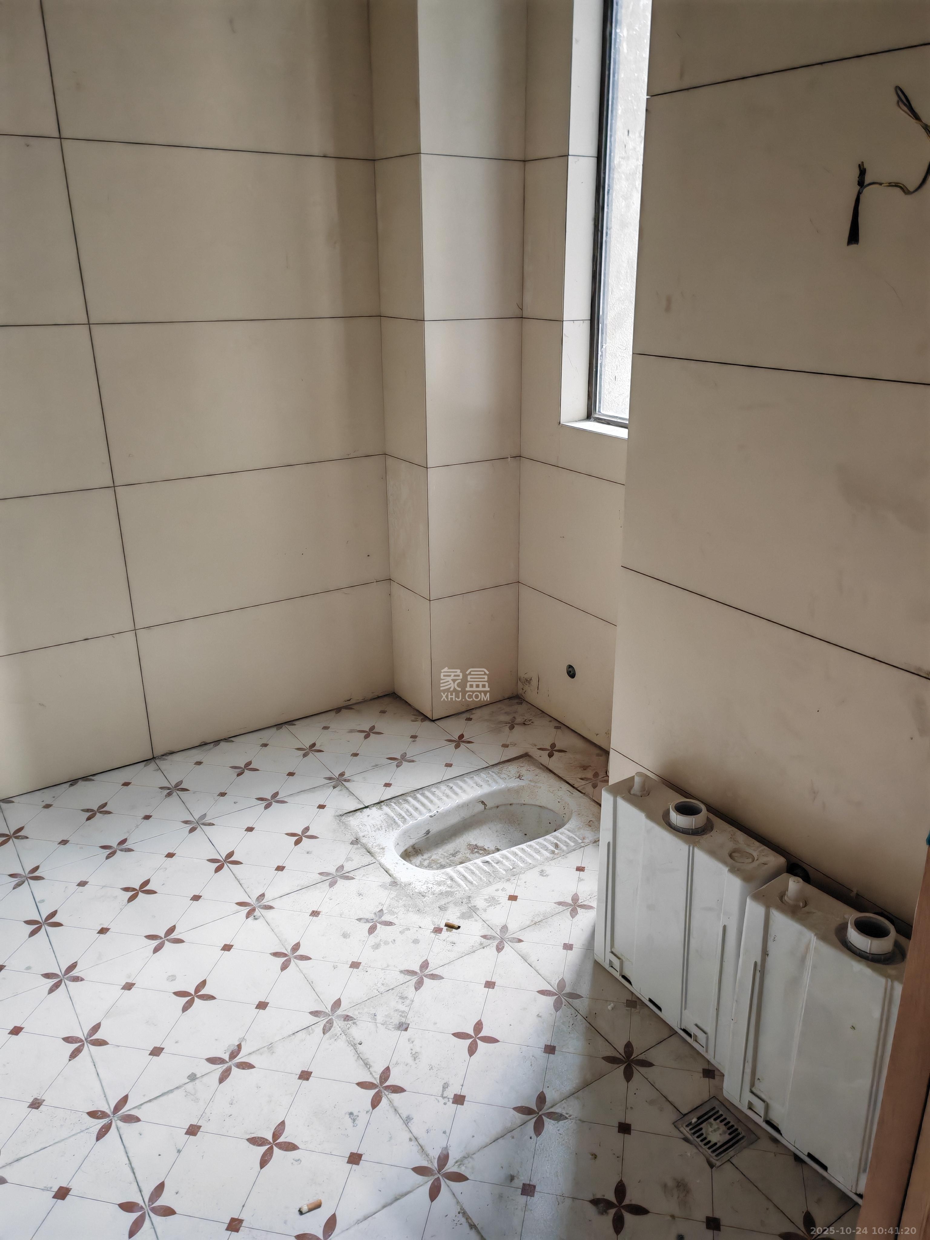 中冶中央公园  5室2厅2卫    5500.0元/月室内图