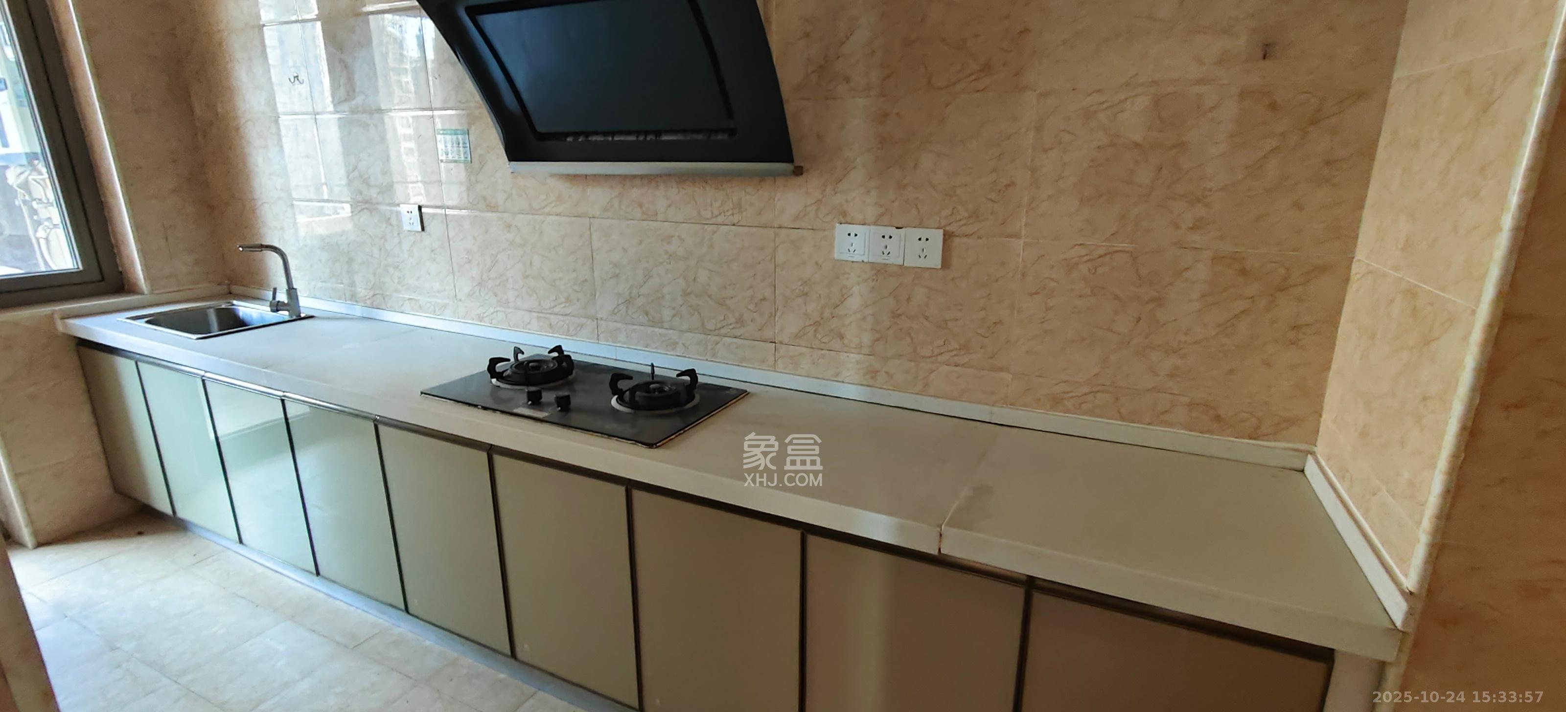 怡海星城  3室2厅1卫    1800.0元/月室内图