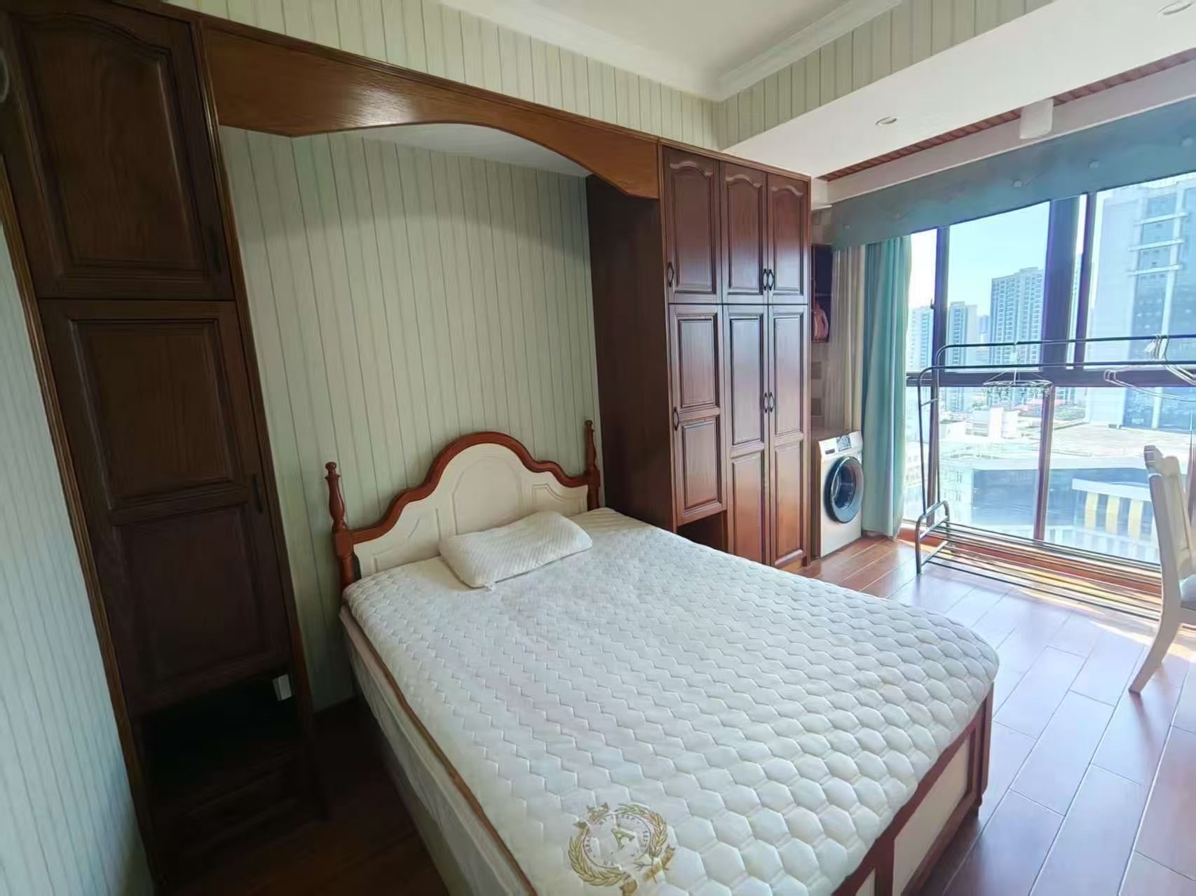 华辰汇景一、二期  1室1厅1卫    1800.0元/月室内图