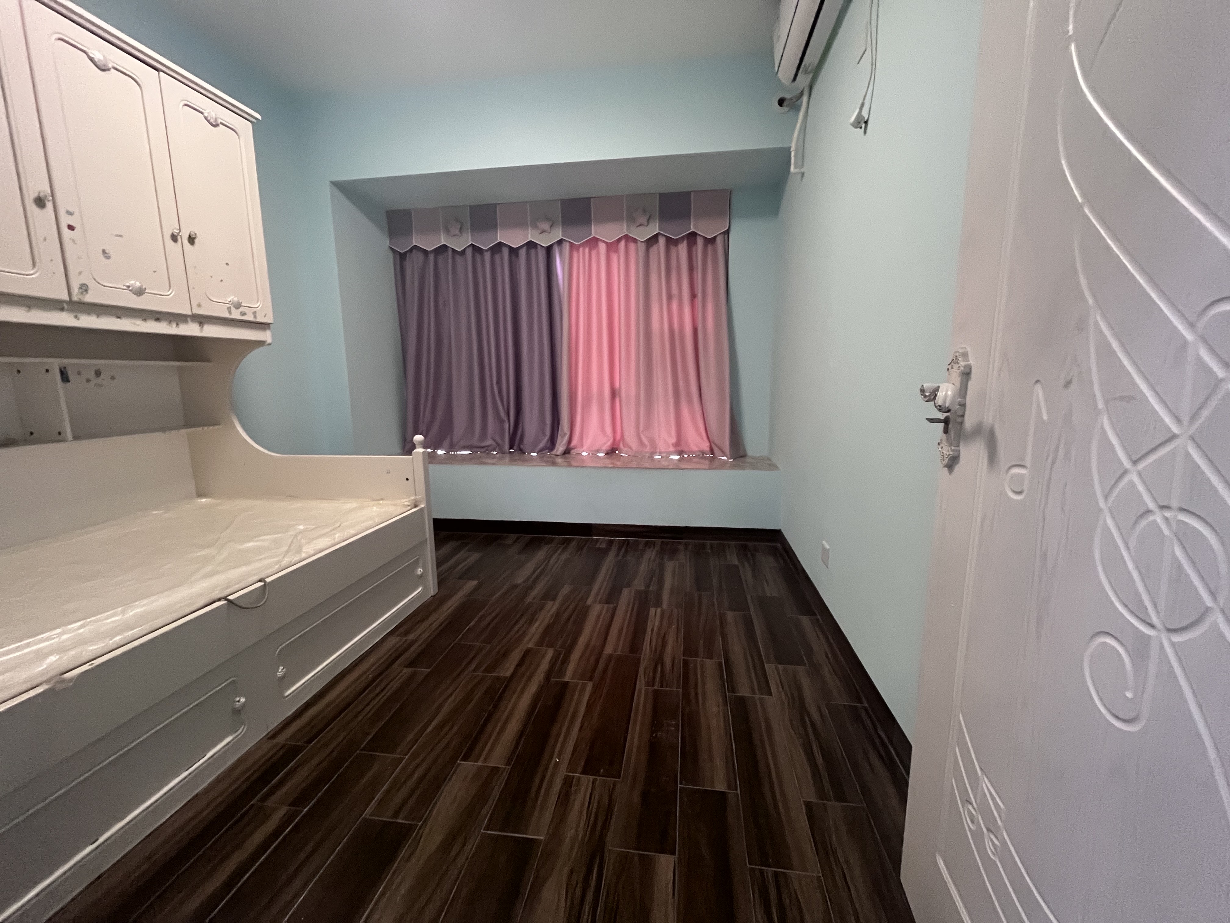 锦地翰城二期  4室2厅2卫    3300.0元/月 锦地翰城二期  4室2厅2卫    3300.0元/月室内图