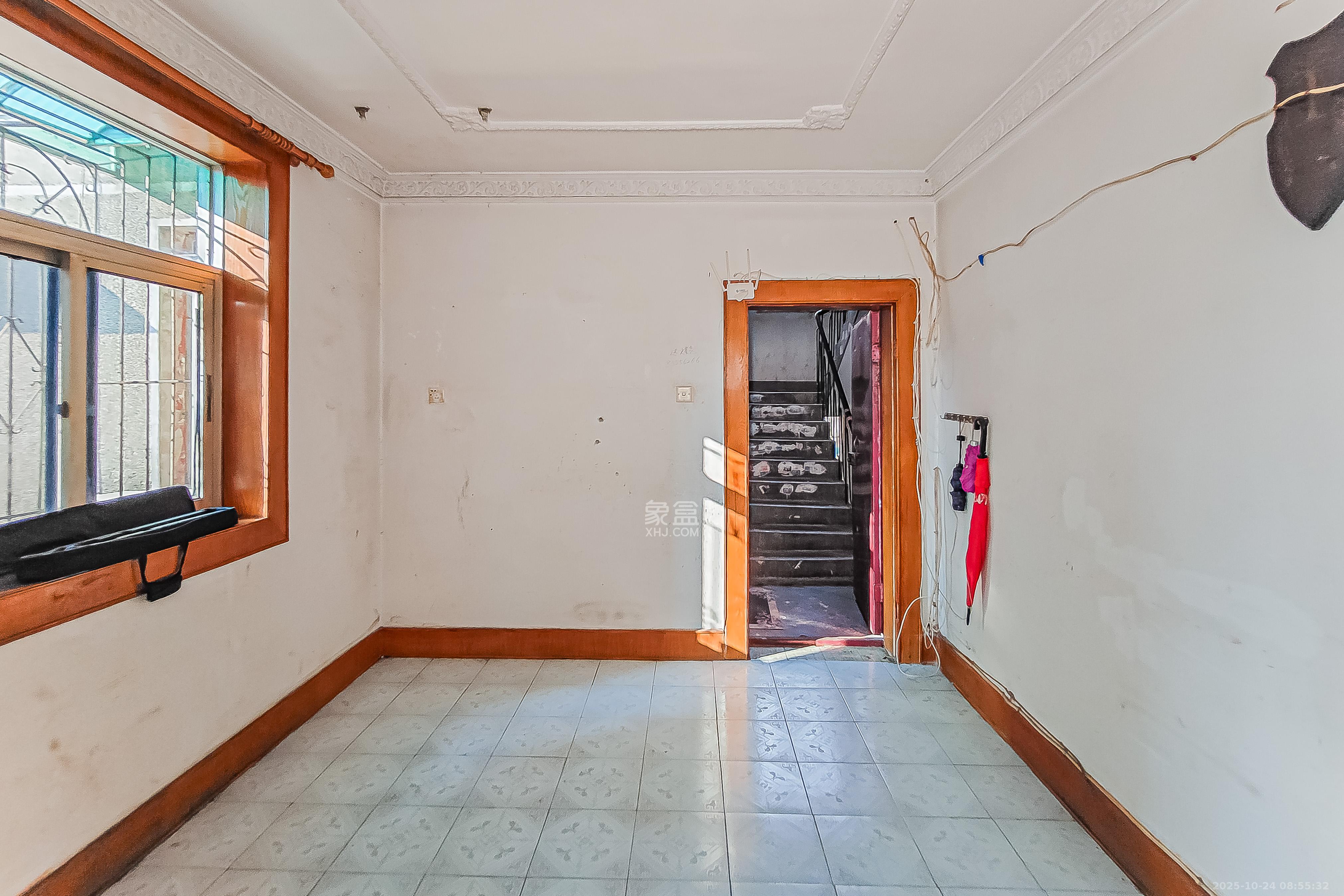 红旗区四片  2室1厅1卫    27.0万客厅