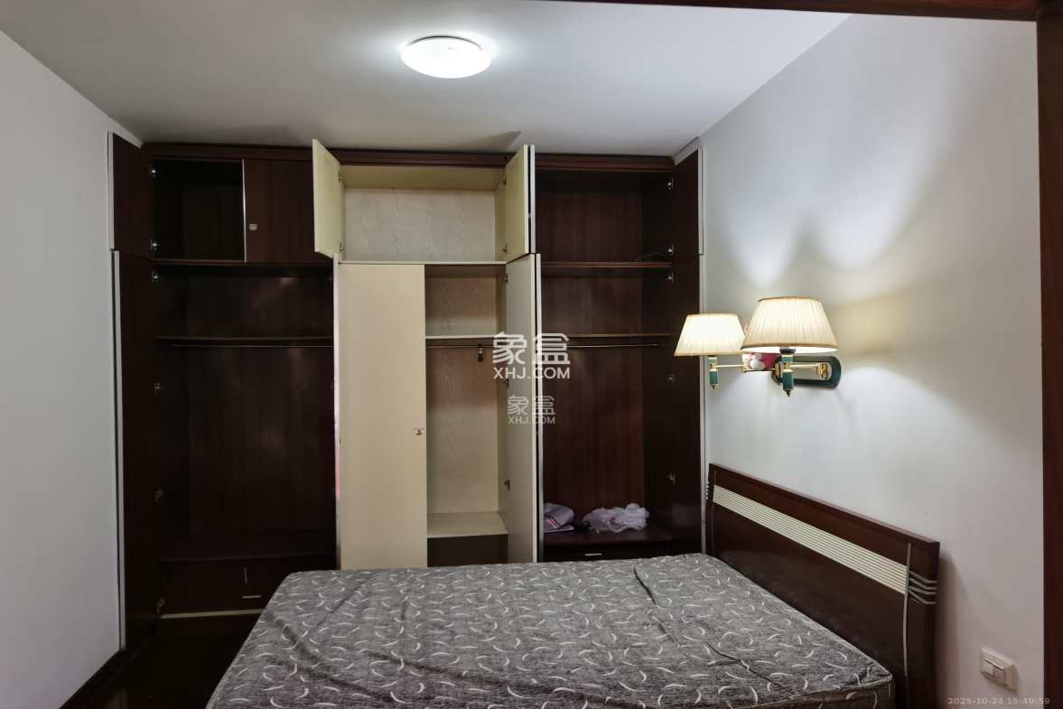 东风二村社区房 3室2厅1卫 3500.0元/月 东风二村社区房 3室2厅1卫 3500.0元/月室内图