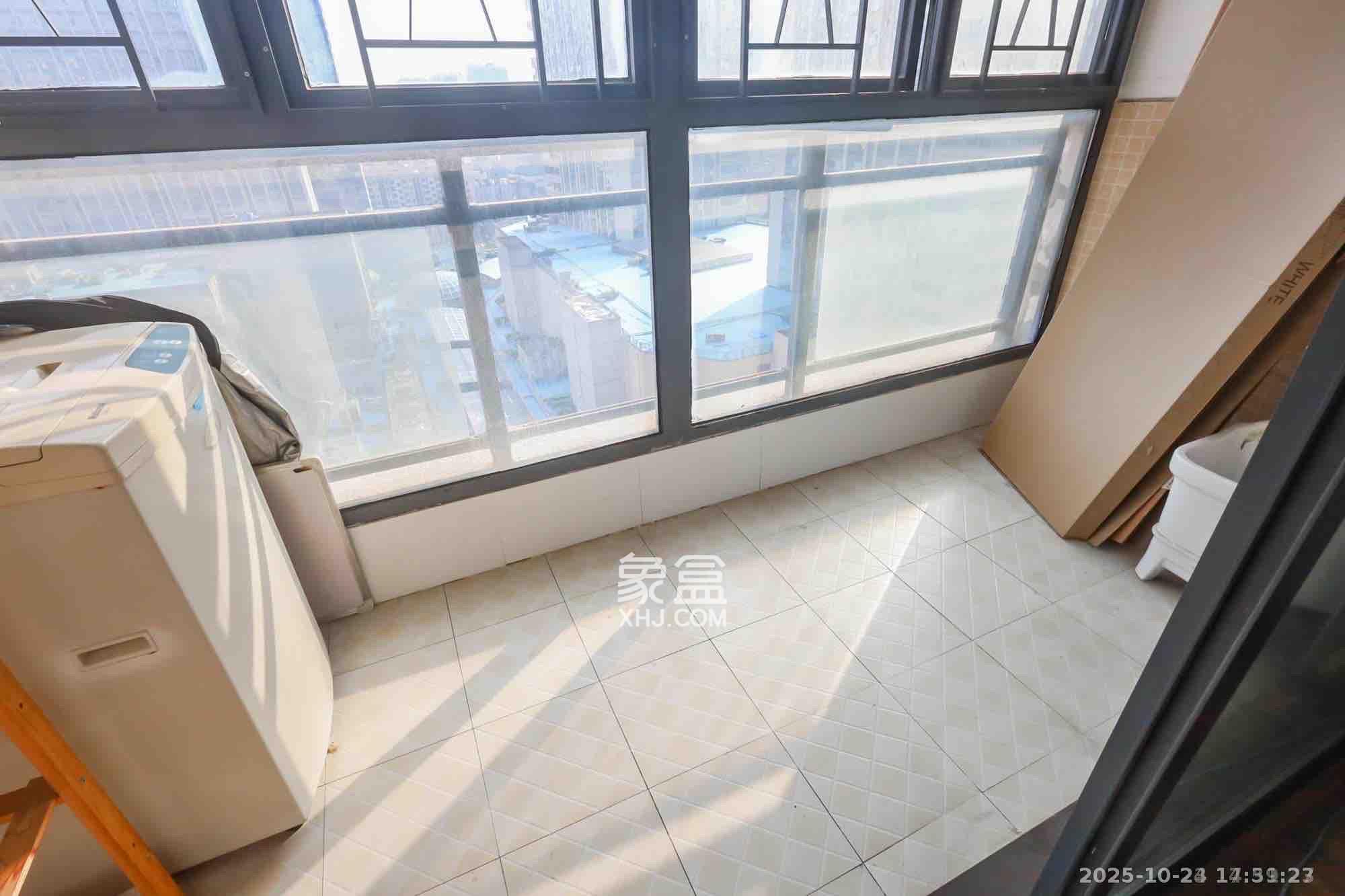 奥克斯广场 3室2厅1卫 2500.0元/月 奥克斯广场 3室2厅1卫 2500.0元/月室内图