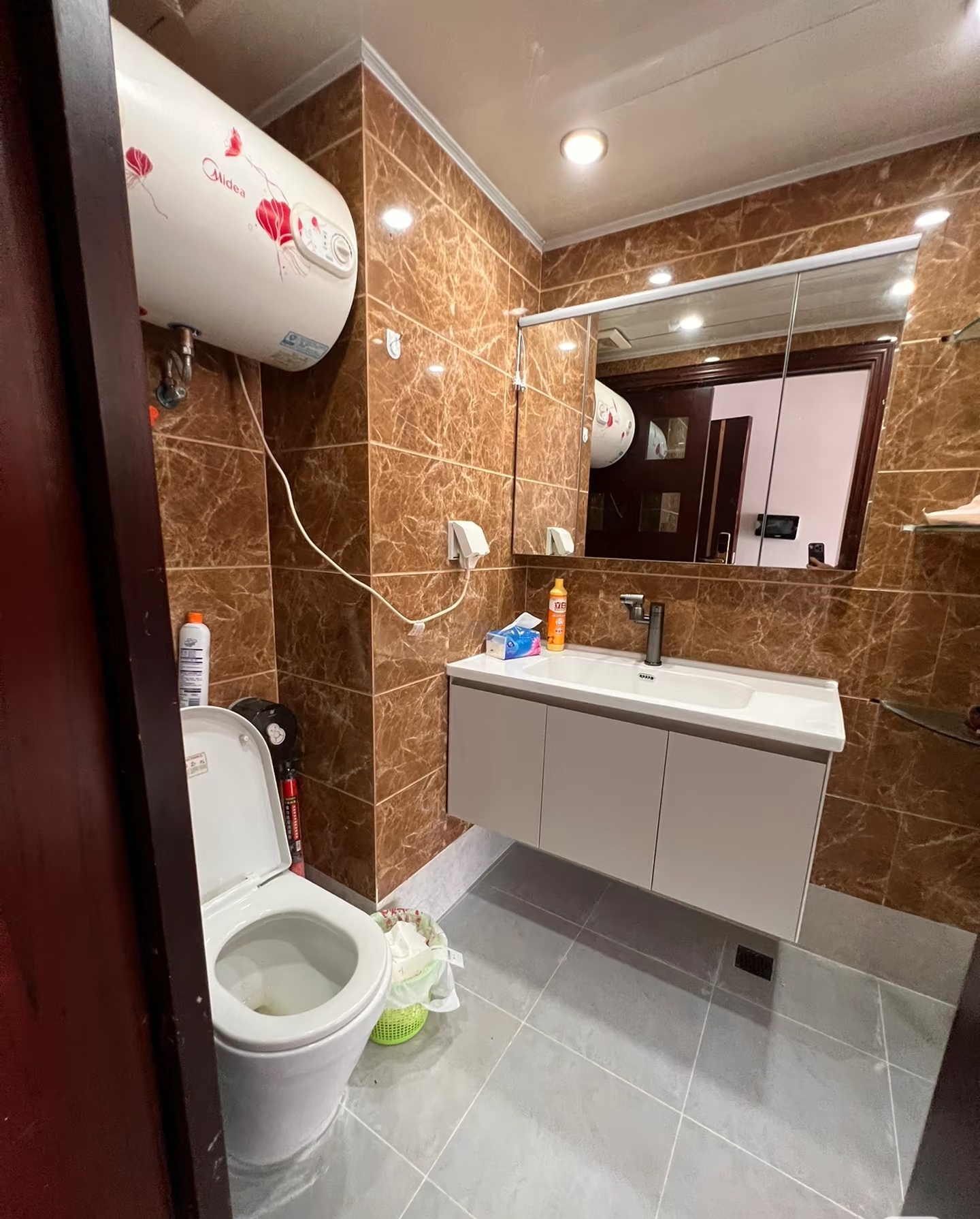 申鑫国际广场  2室2厅1卫    2300.0元/月室内图