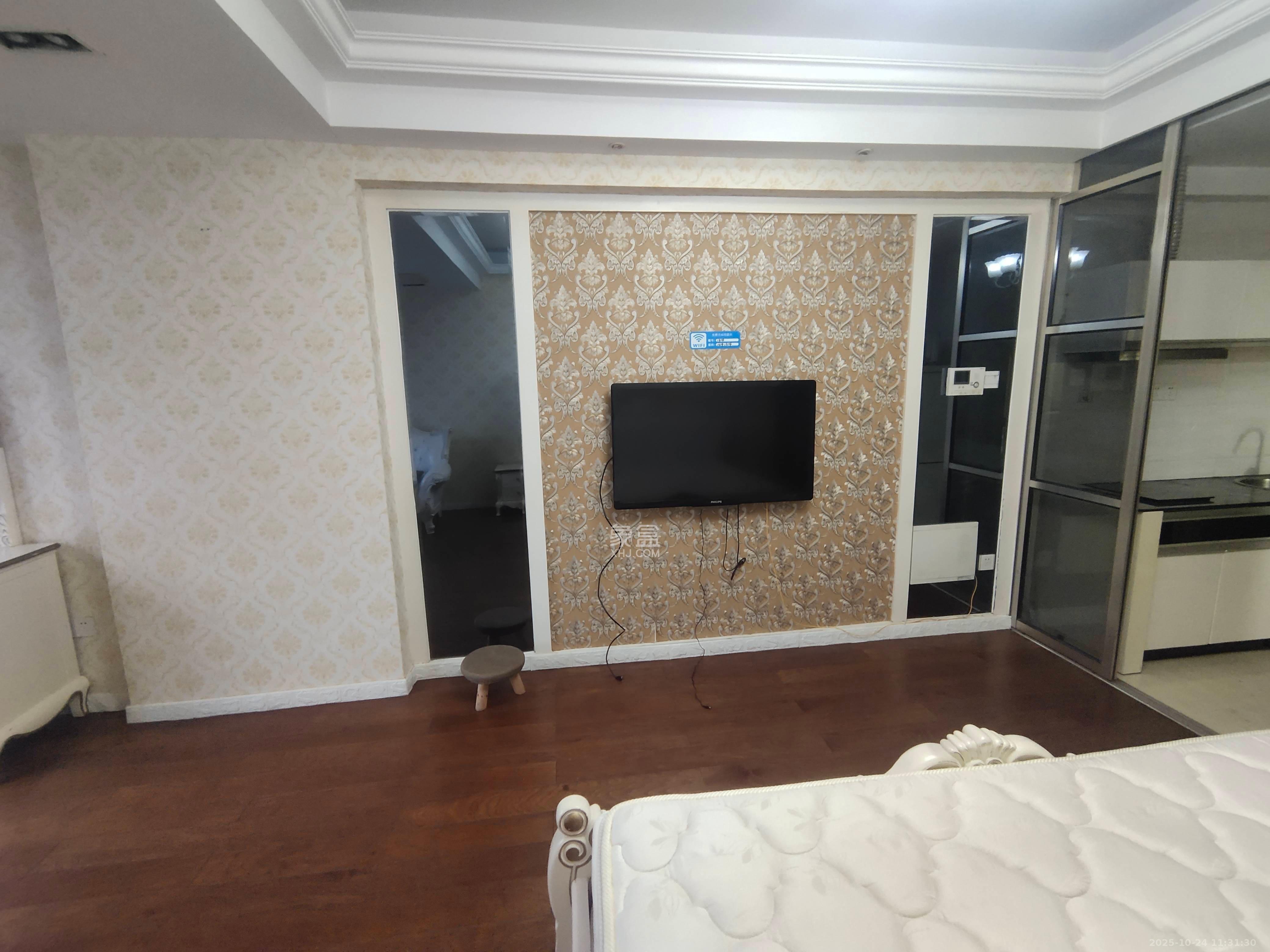 壹号公馆  1室1厅1卫    2100.0元/月室内图