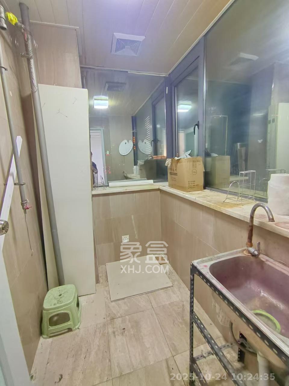 湘域中央 1室1厅1卫 3500.0元/月 湘域中央 1室1厅1卫 3500.0元/月室内图