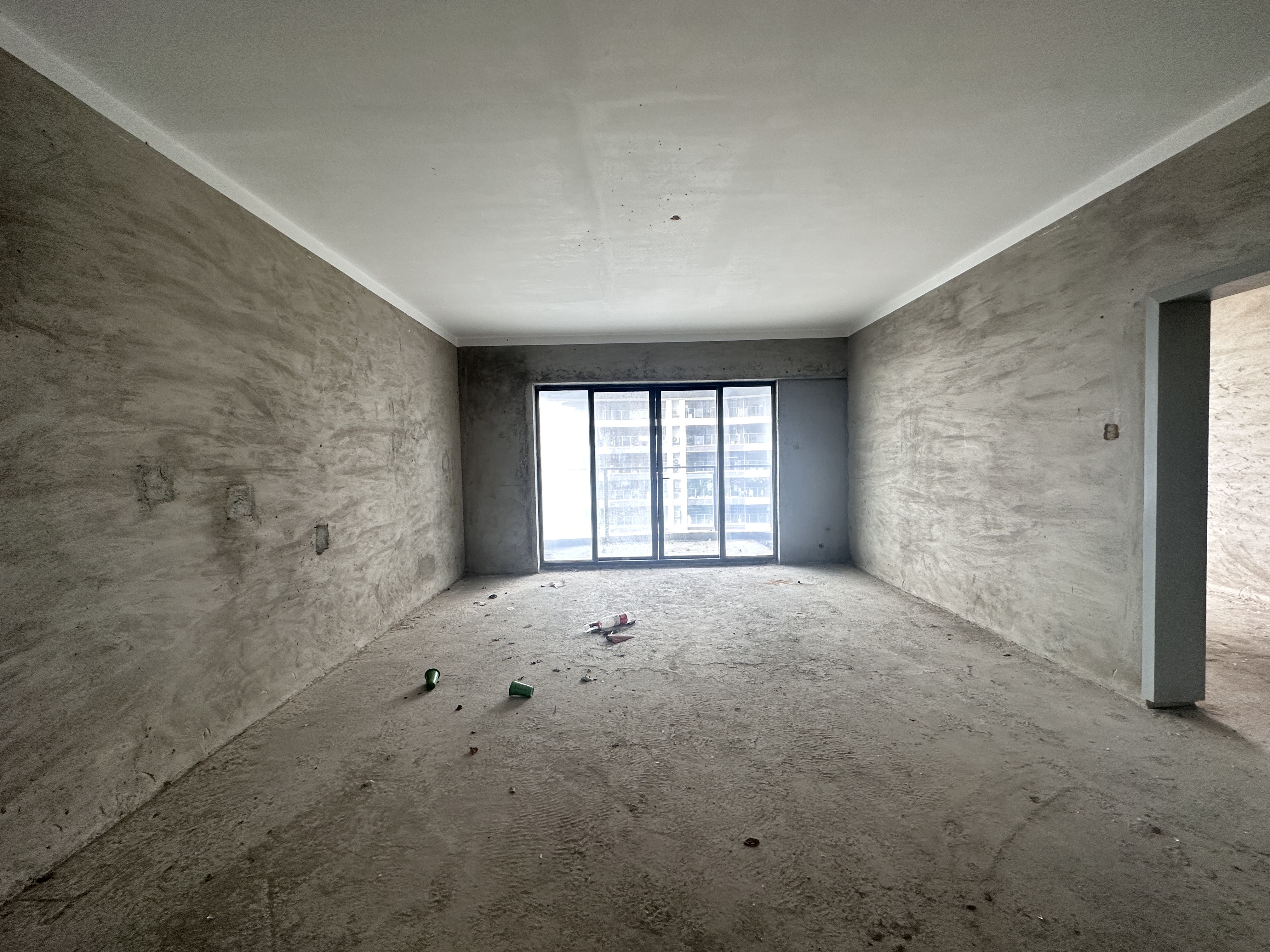 滨海幸福里  5室2厅3卫    360.0万 滨海幸福里  5室2厅3卫    360.0万客厅