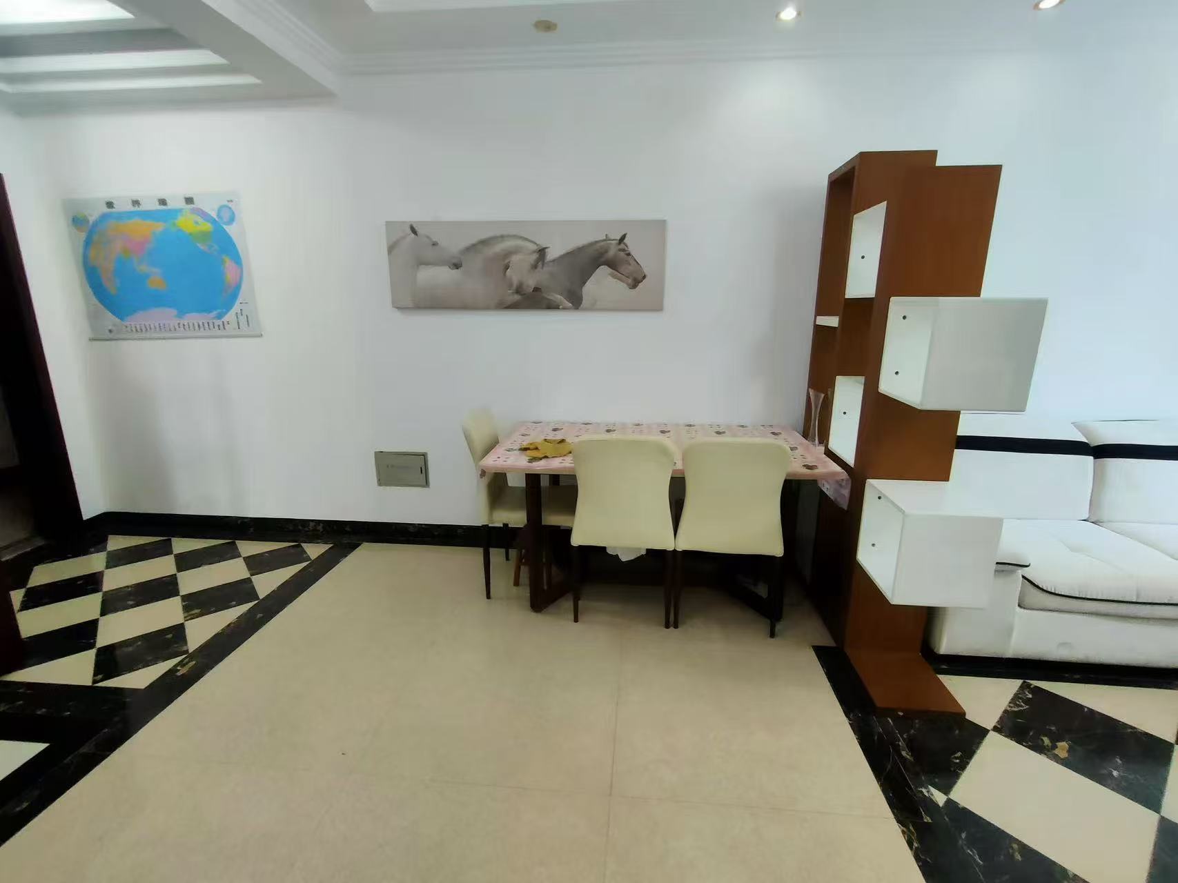 和贵公馆  2室1厅1卫    2100.0元/月室内图