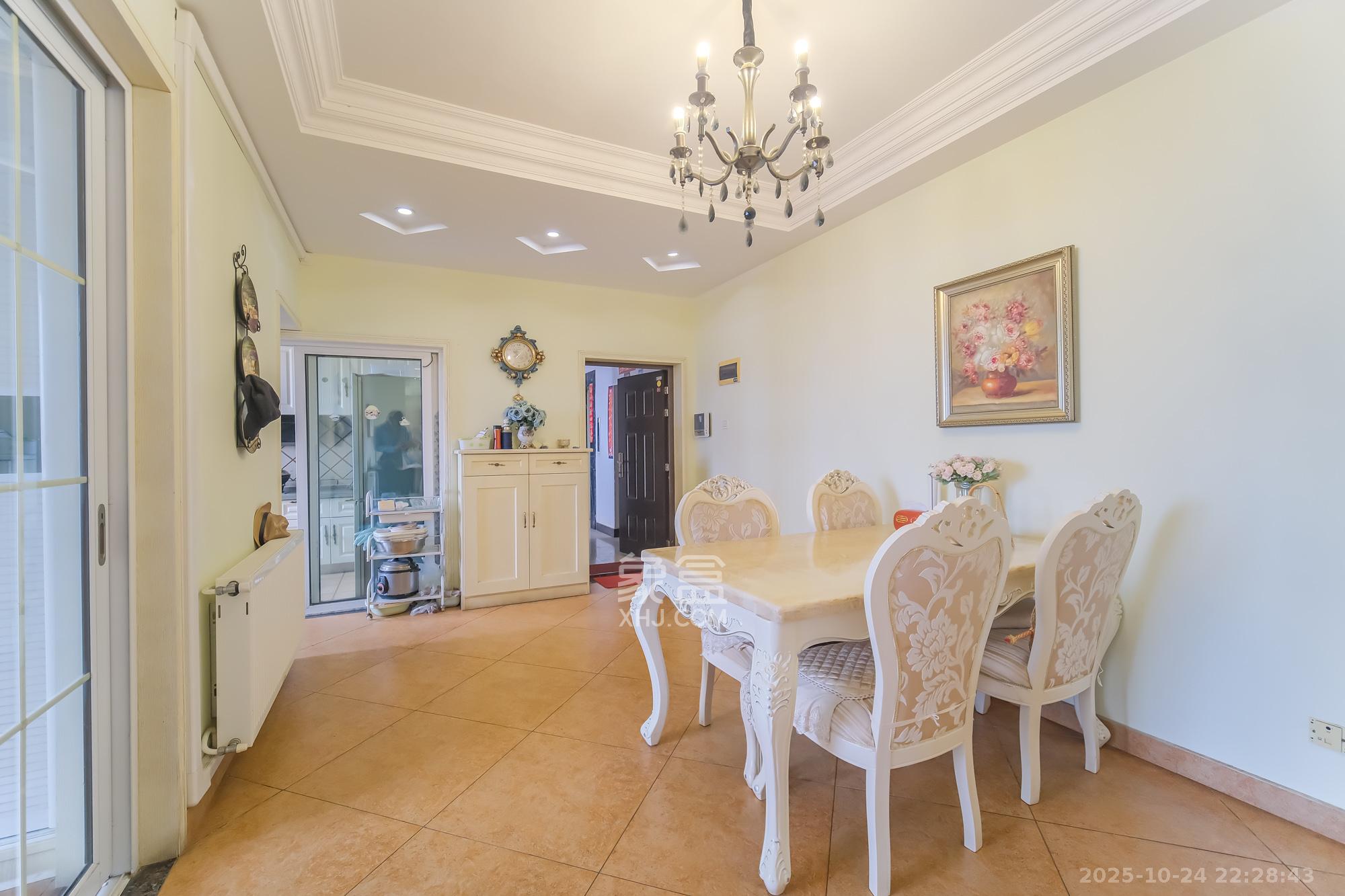 山水湾  4室2厅2卫    85.0万 山水湾  4室2厅2卫    85.0万客厅