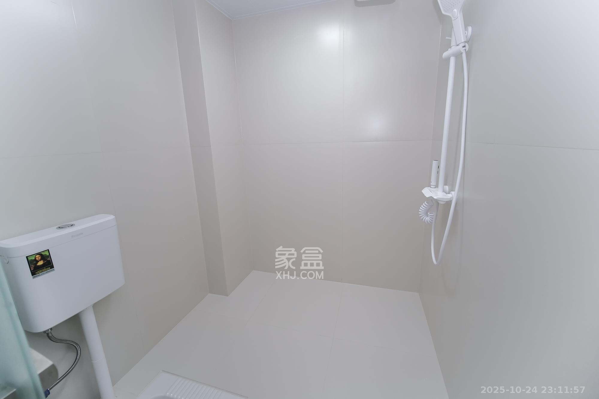 三一街区  3室2厅1卫    66.8万卫生间