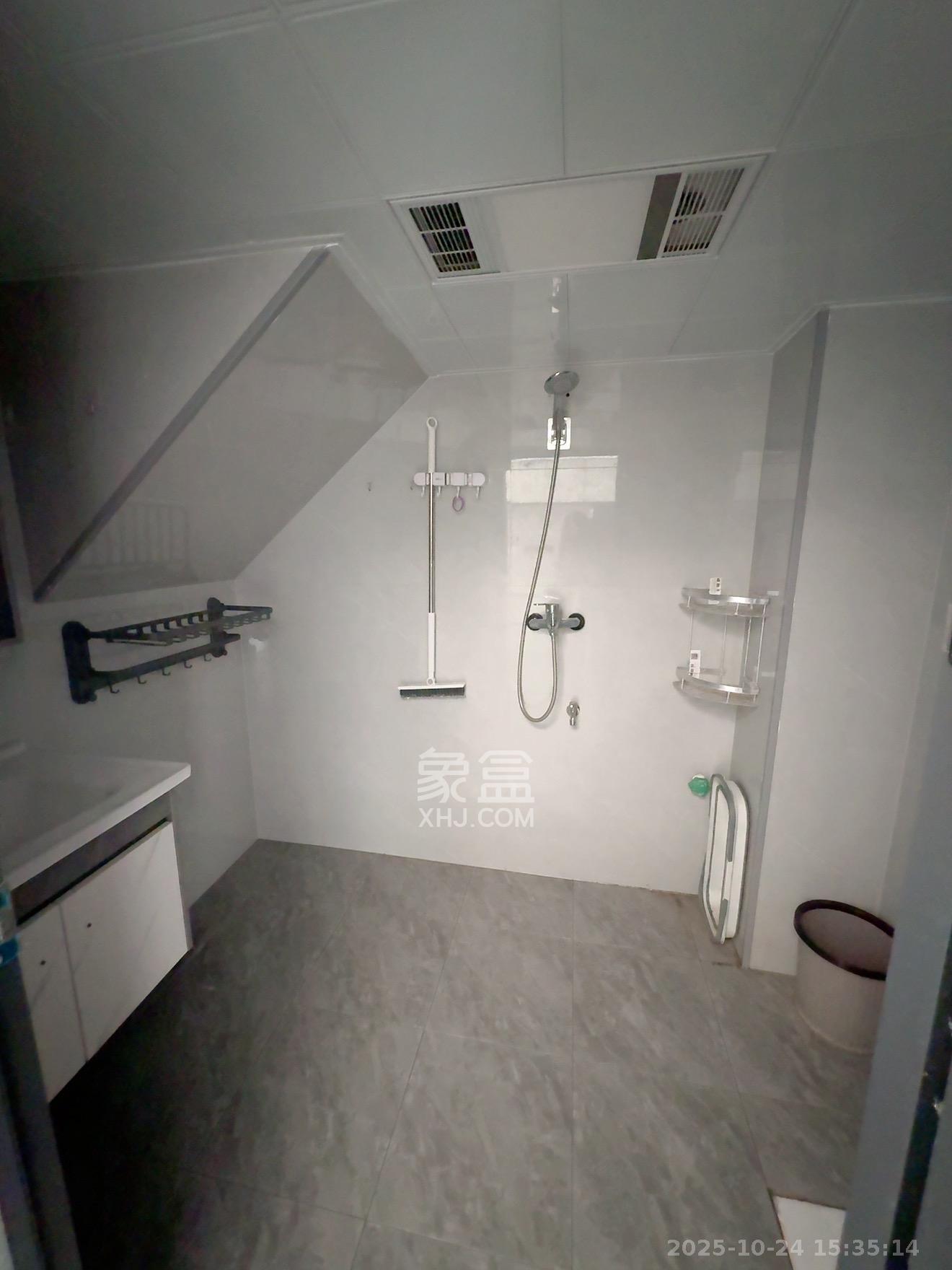 振业城三期  2室2厅1卫    2100.0元/月室内图