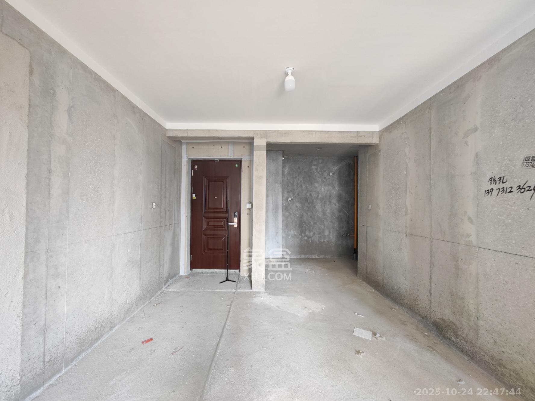 远洋红星天铂一期  3室2厅1卫    85.0万其他