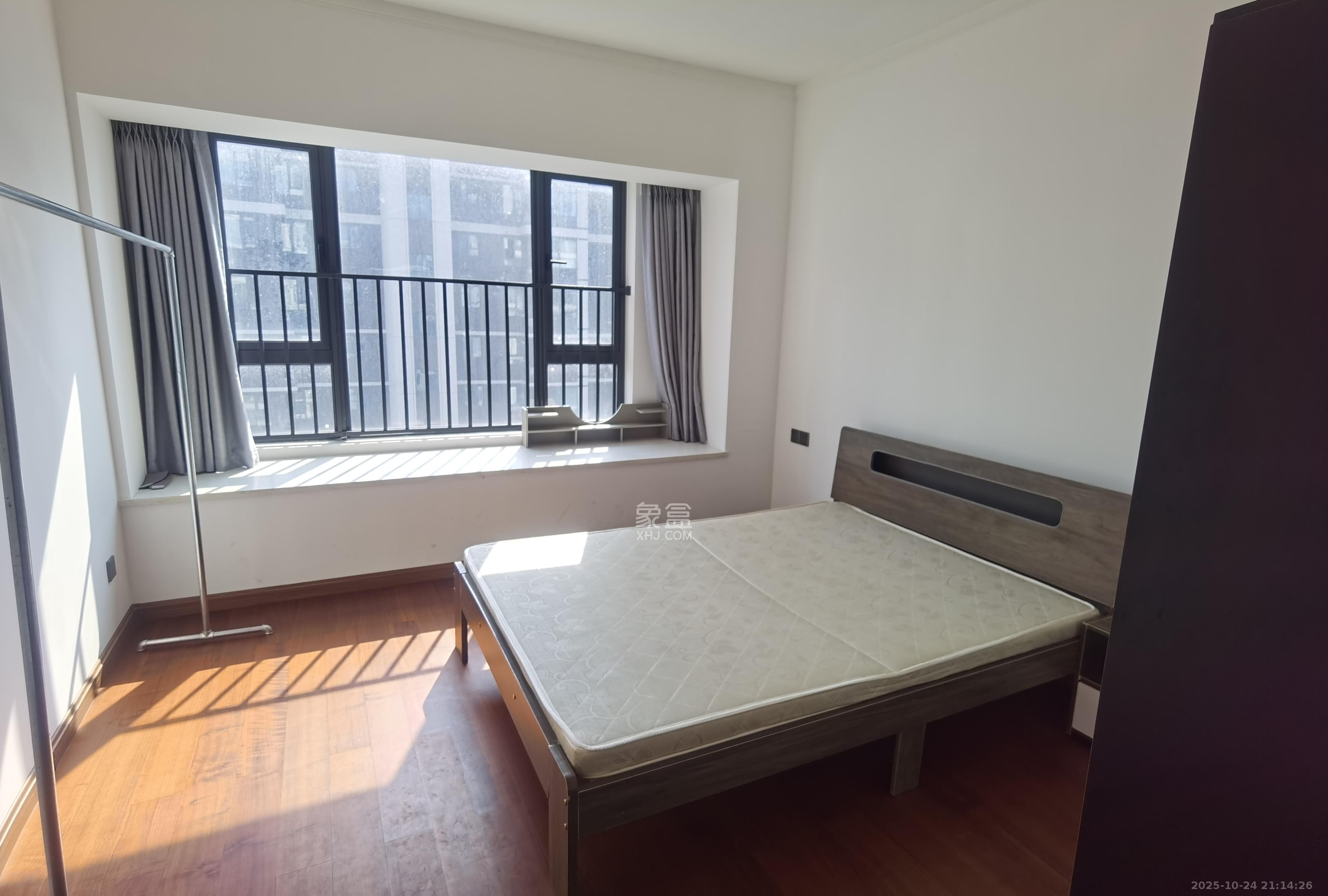 招商雍山湖  4室2厅2卫    3500.0元/月室内图