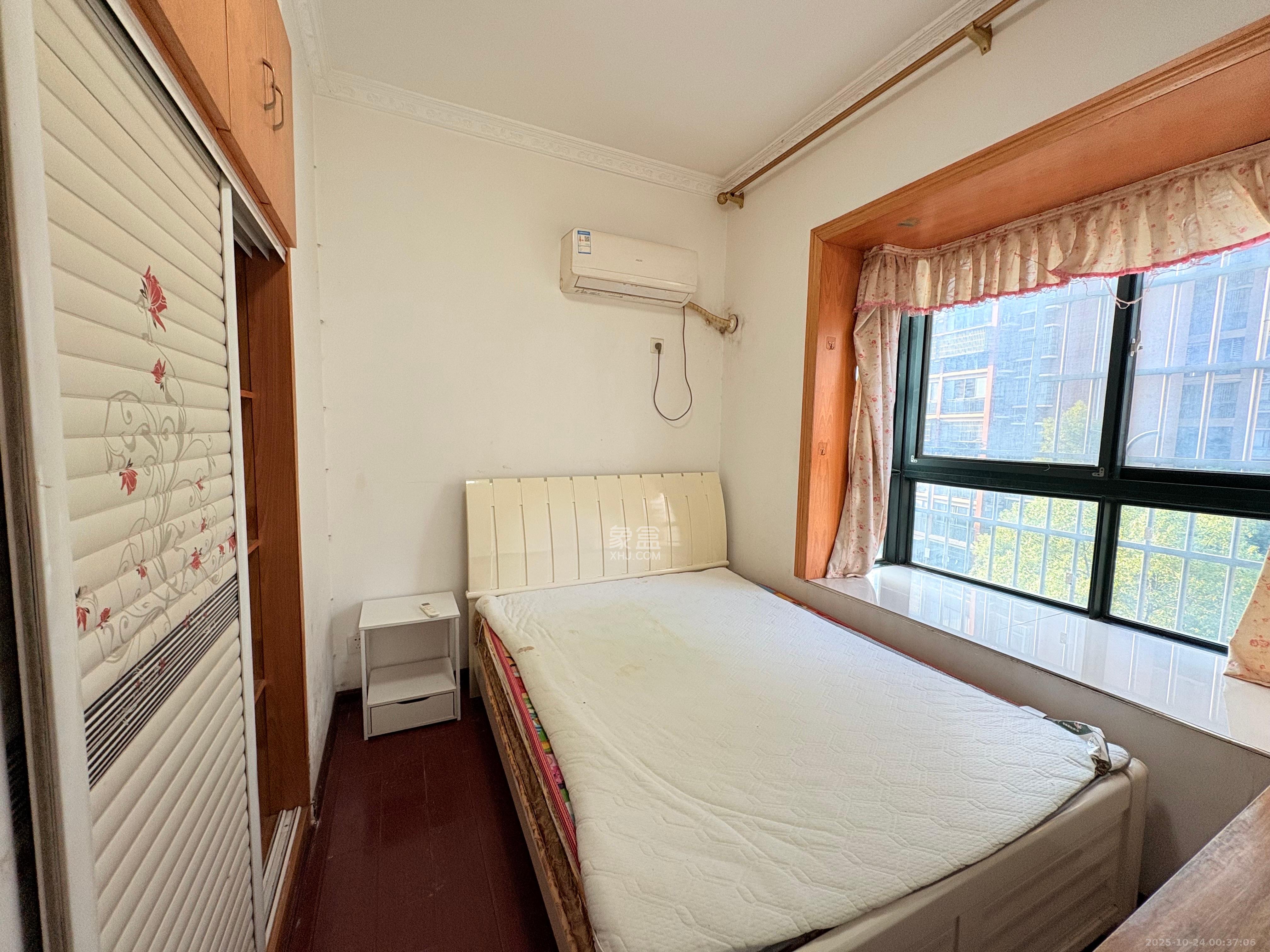 银盘鑫城 3室1厅2卫 1800.0元/月 银盘鑫城 3室1厅2卫 1800.0元/月室内图