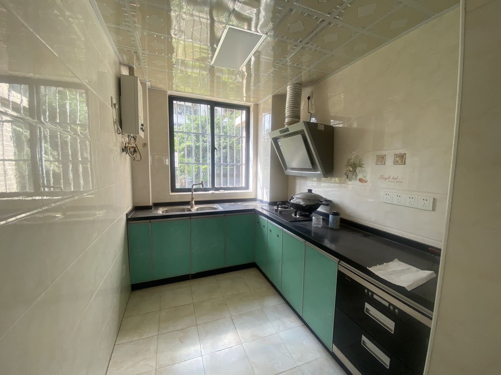 美苑小区  3室2厅2卫    3200.0元/月室内图