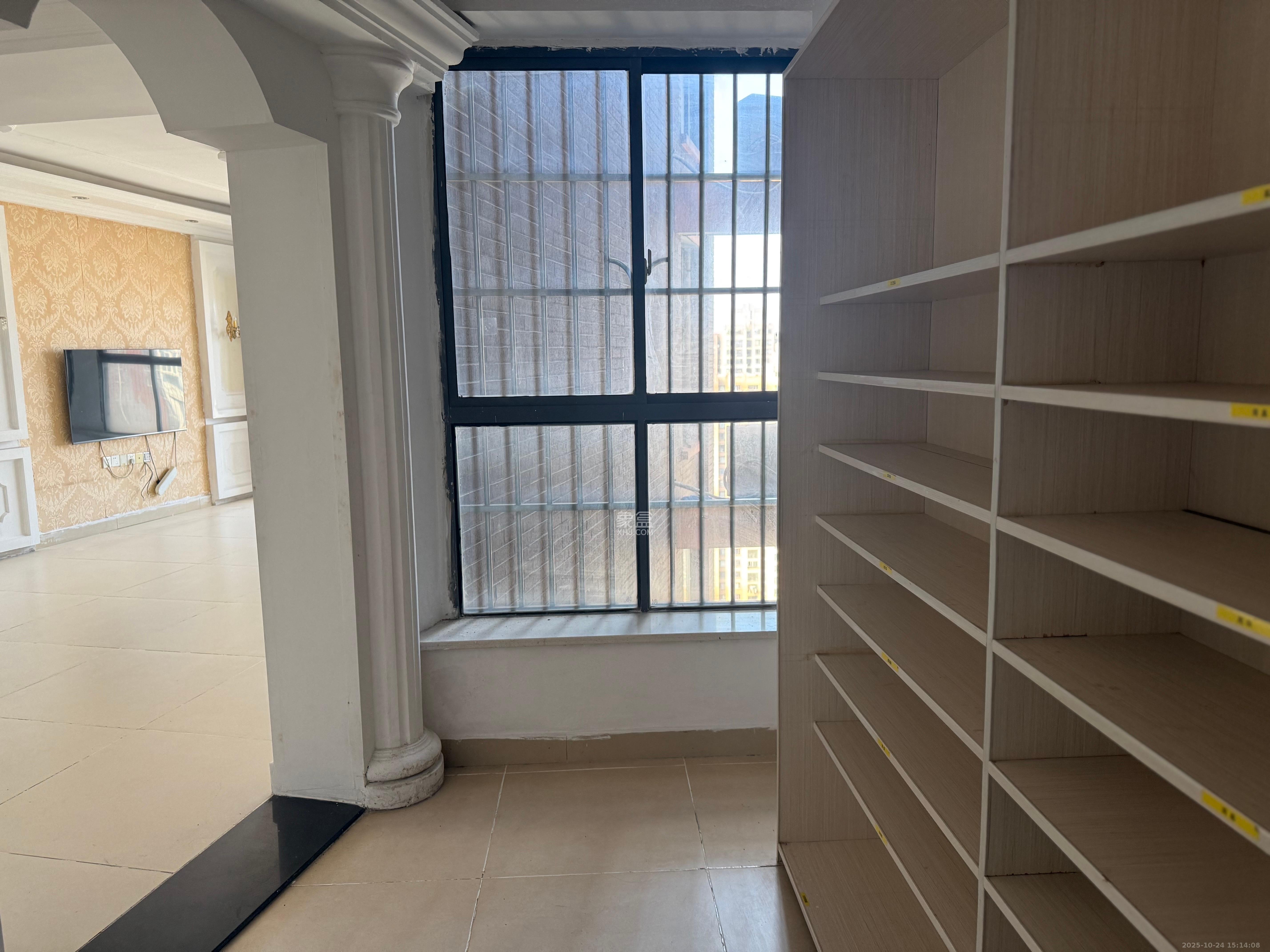 尚城  3室2厅2卫    2100.0元/月室内图