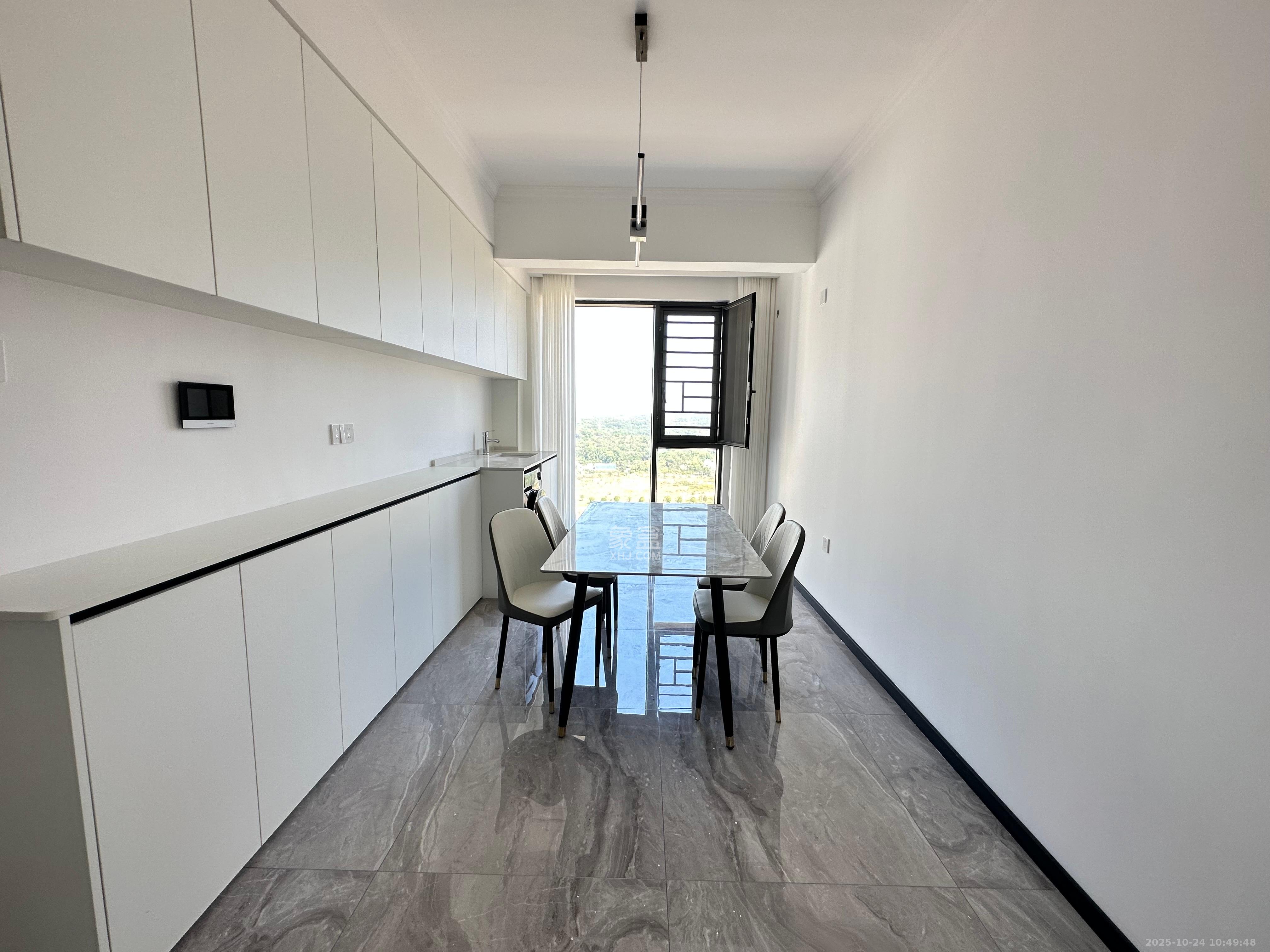 幸福庄园御园  3室2厅2卫    2500.0元/月室内图