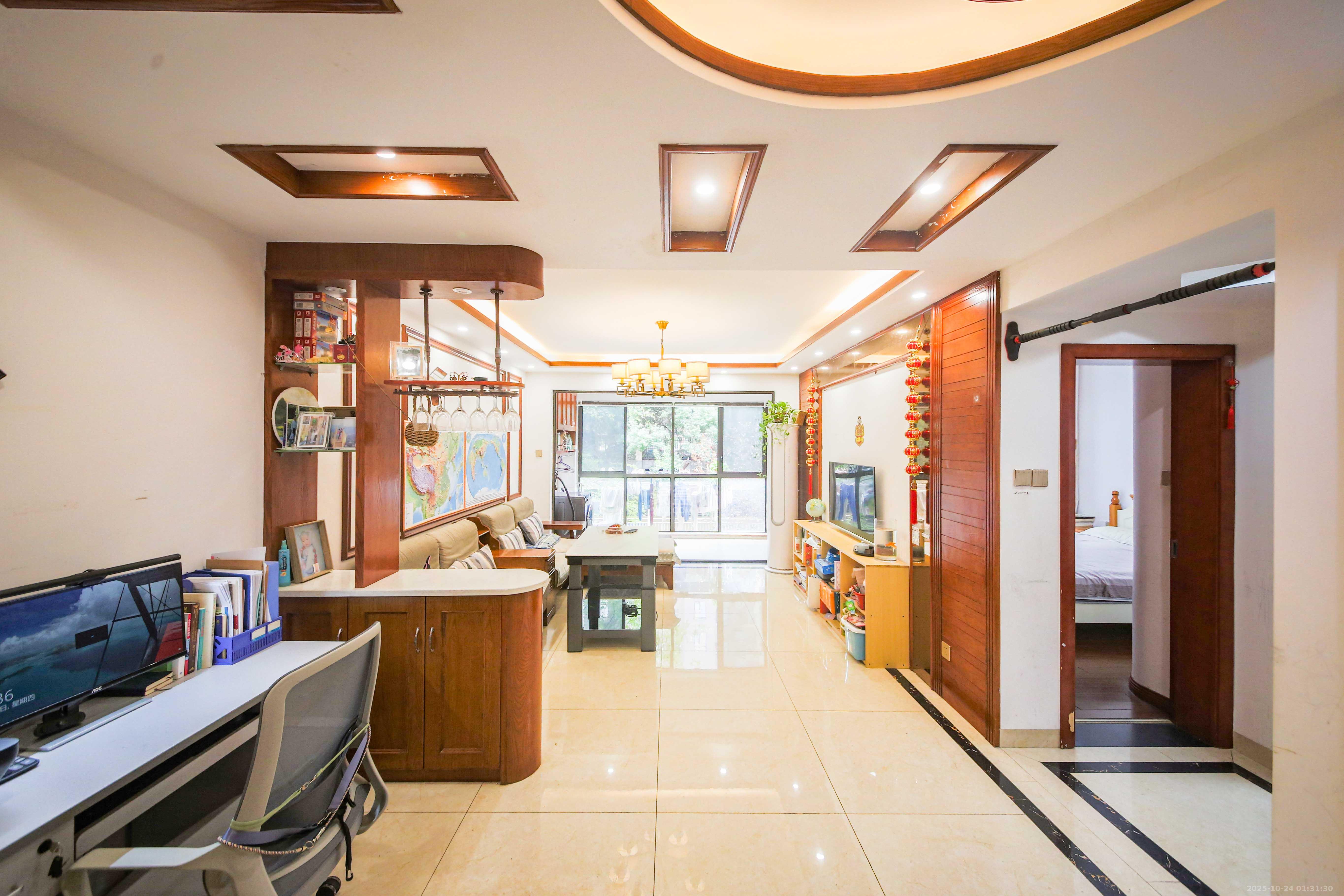 龙骧佳苑  3室2厅1卫    95.0万客厅