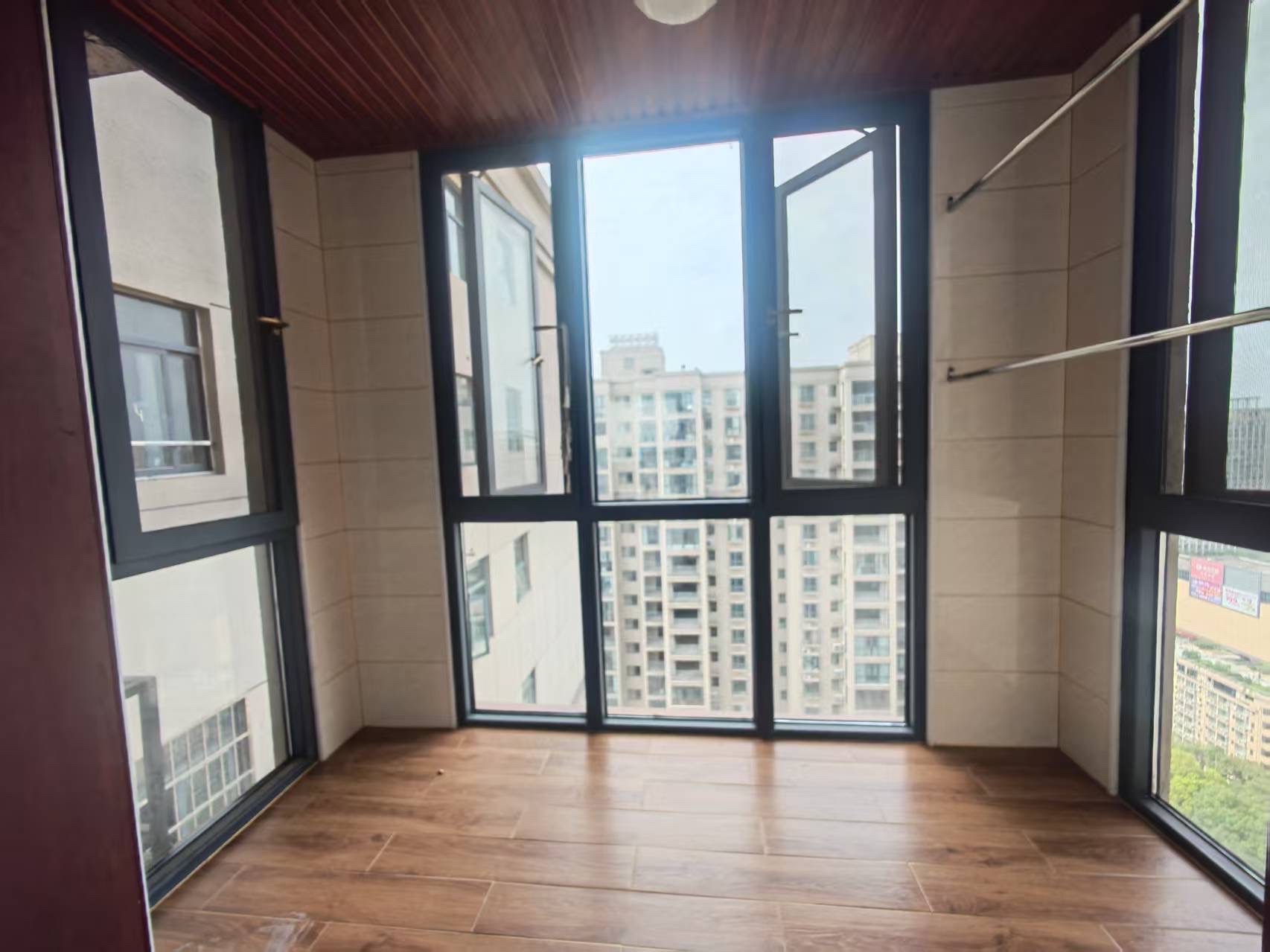 水域中央 3室2厅2卫 2300.0元/月 水域中央 3室2厅2卫 2300.0元/月室内图