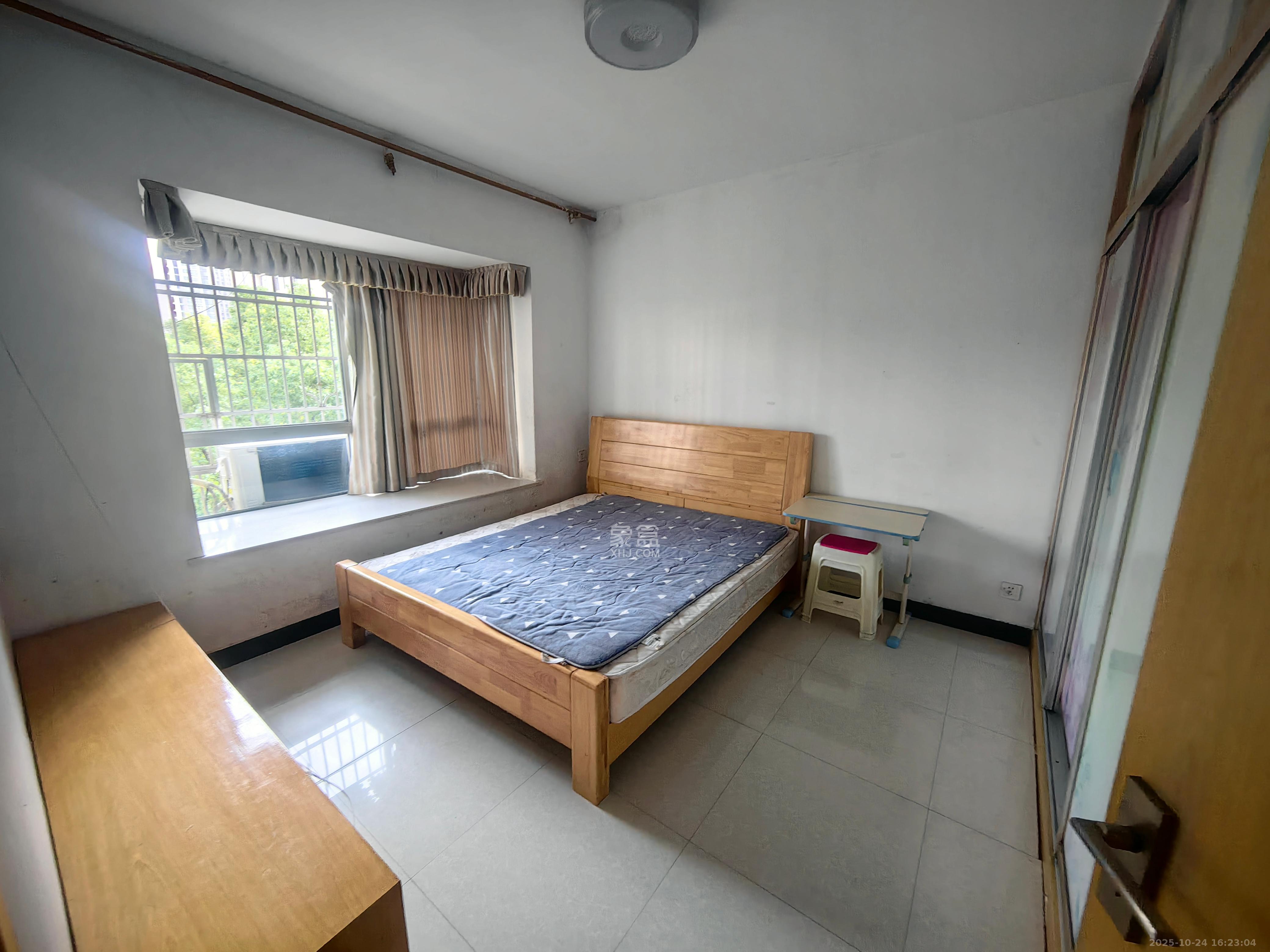 黄泥塘小区  1室1厅1卫    1100.0元/月 黄泥塘小区  1室1厅1卫    1100.0元/月室内图