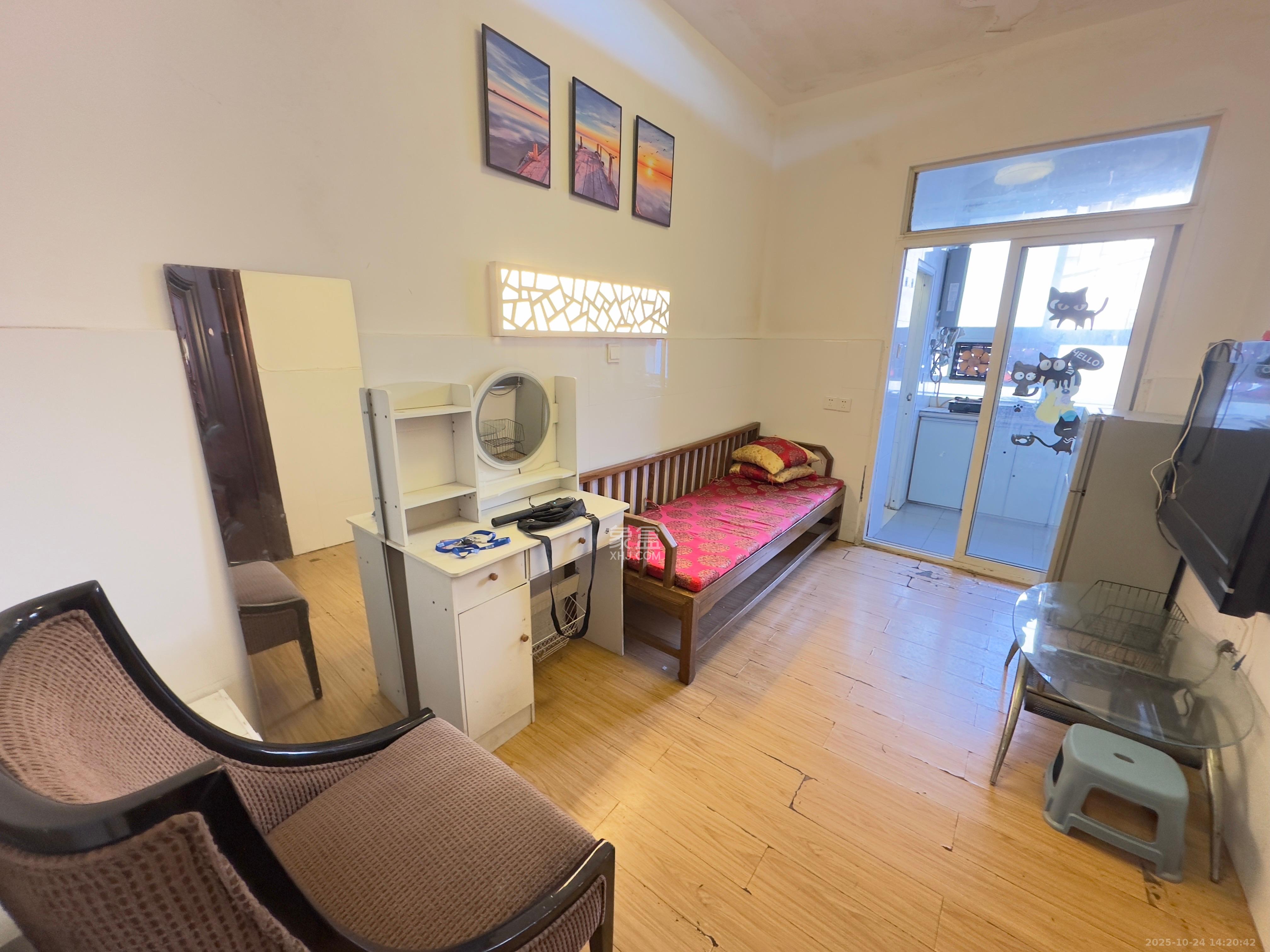 湖南省轻工业品进出口公司宿舍/外贸宿舍  1室1厅1卫    1200.0元/月 湖南省轻工业品进出口公司宿舍/外贸宿舍  1室1厅1卫    1200.0元/月室内图