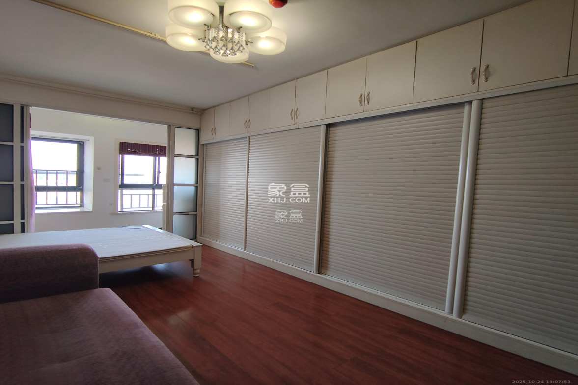 上峰苑(兰亭玥岛)  1室0厅1卫    1500.0元/月 上峰苑(兰亭玥岛)  1室0厅1卫    1500.0元/月室内图