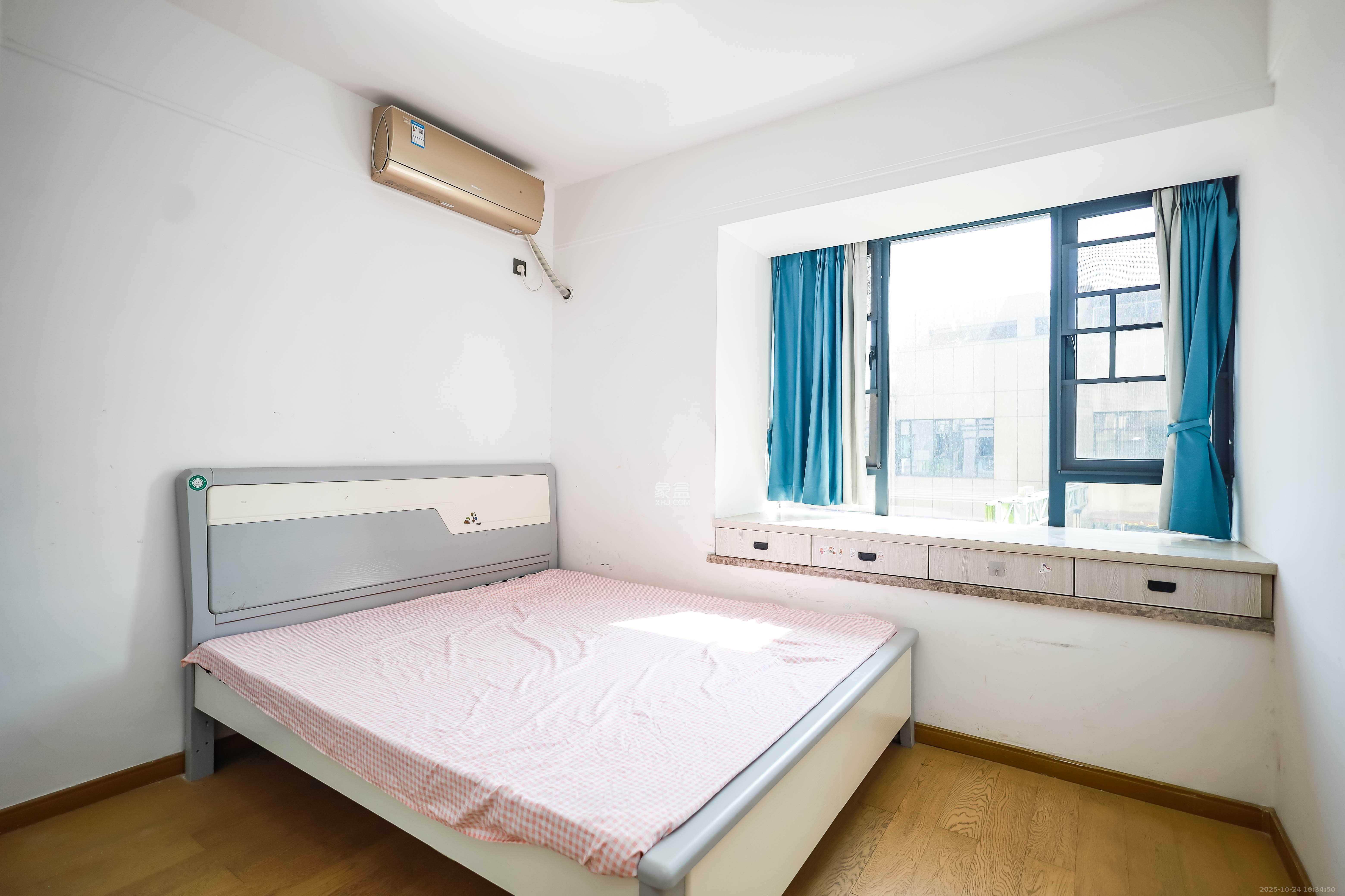 长房云西府一期  3室2厅2卫    102.0万卧室