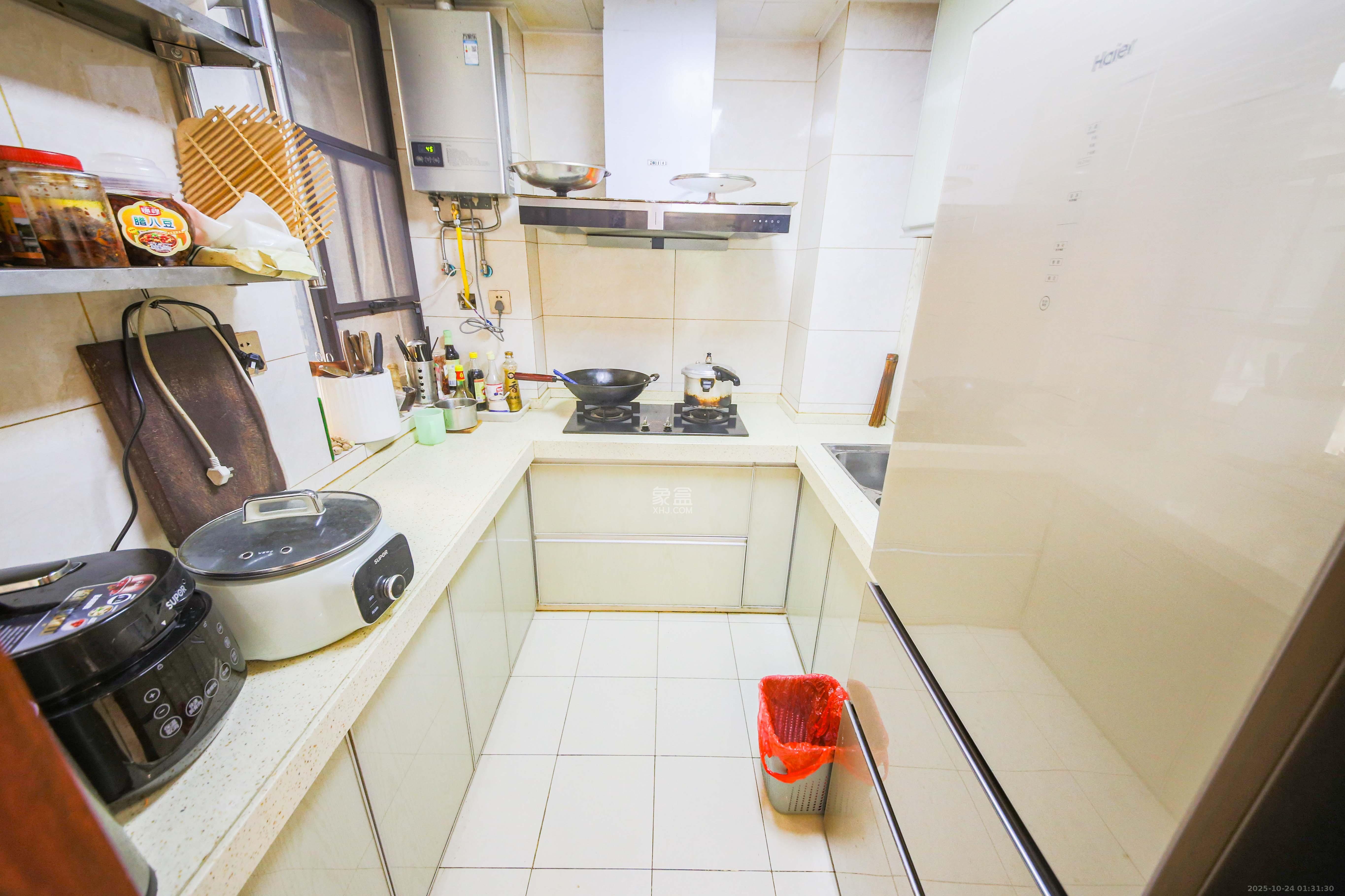 龙骧佳苑  3室2厅1卫    95.0万厨房