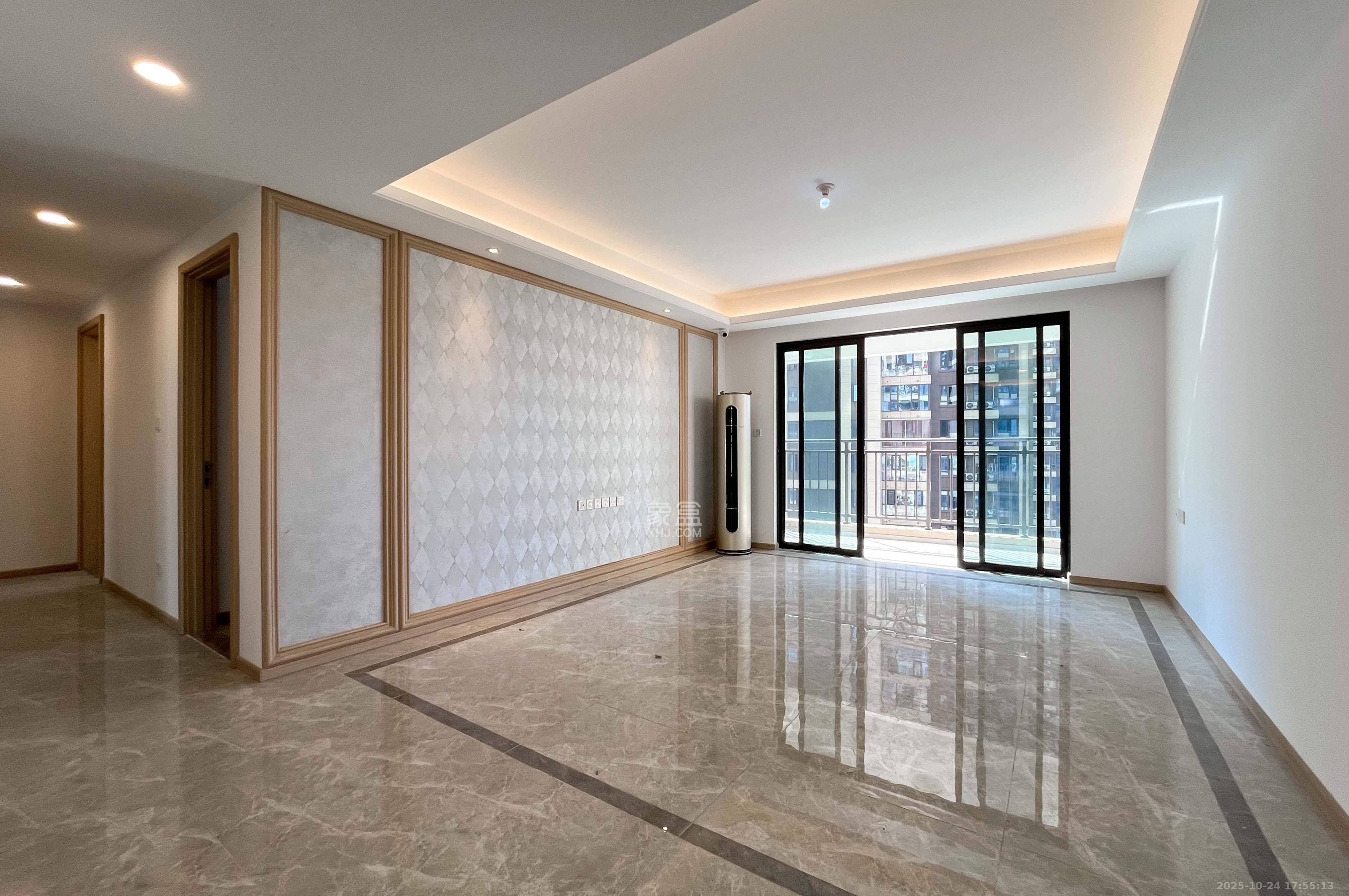 梅溪湖玺悦（新城金茂梦想玺悦）  4室2厅2卫    172.0万客厅