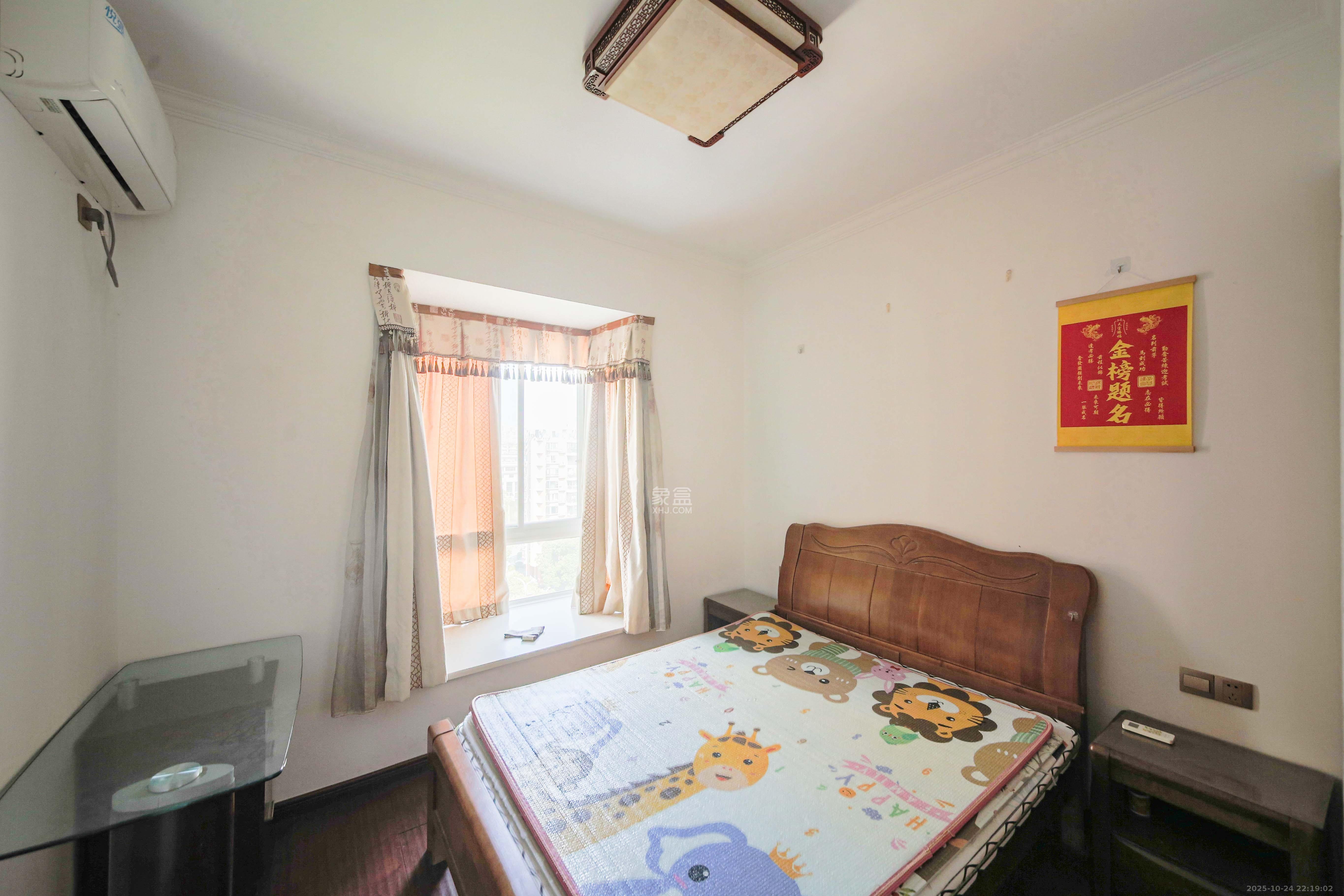 星城荣域  3室2厅2卫    158.0万 星城荣域  3室2厅2卫    158.0万卧室