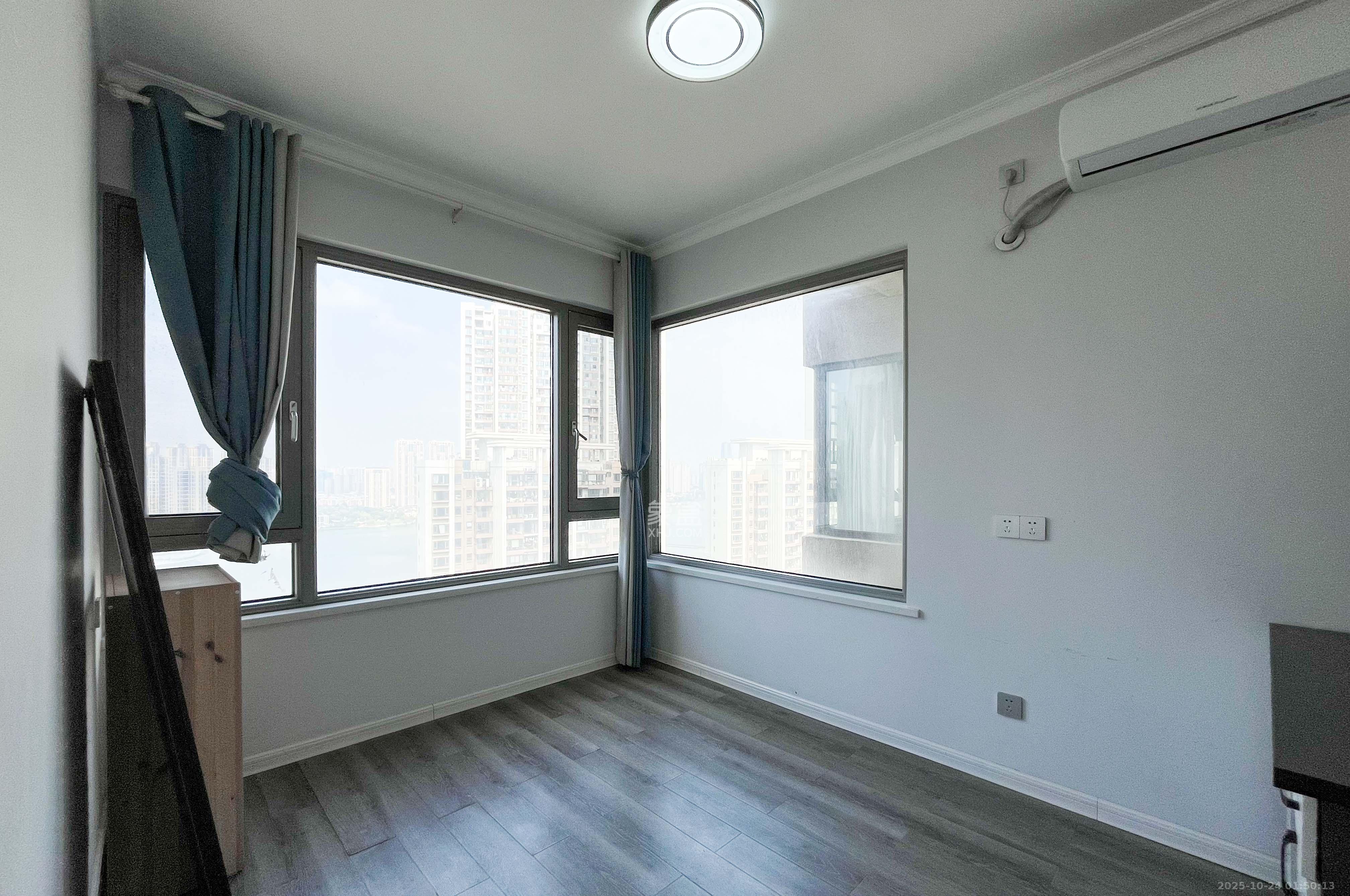 佳兆业云顶梅溪湖（佳兆业梅溪荟）  4室2厅2卫    140.0万其他