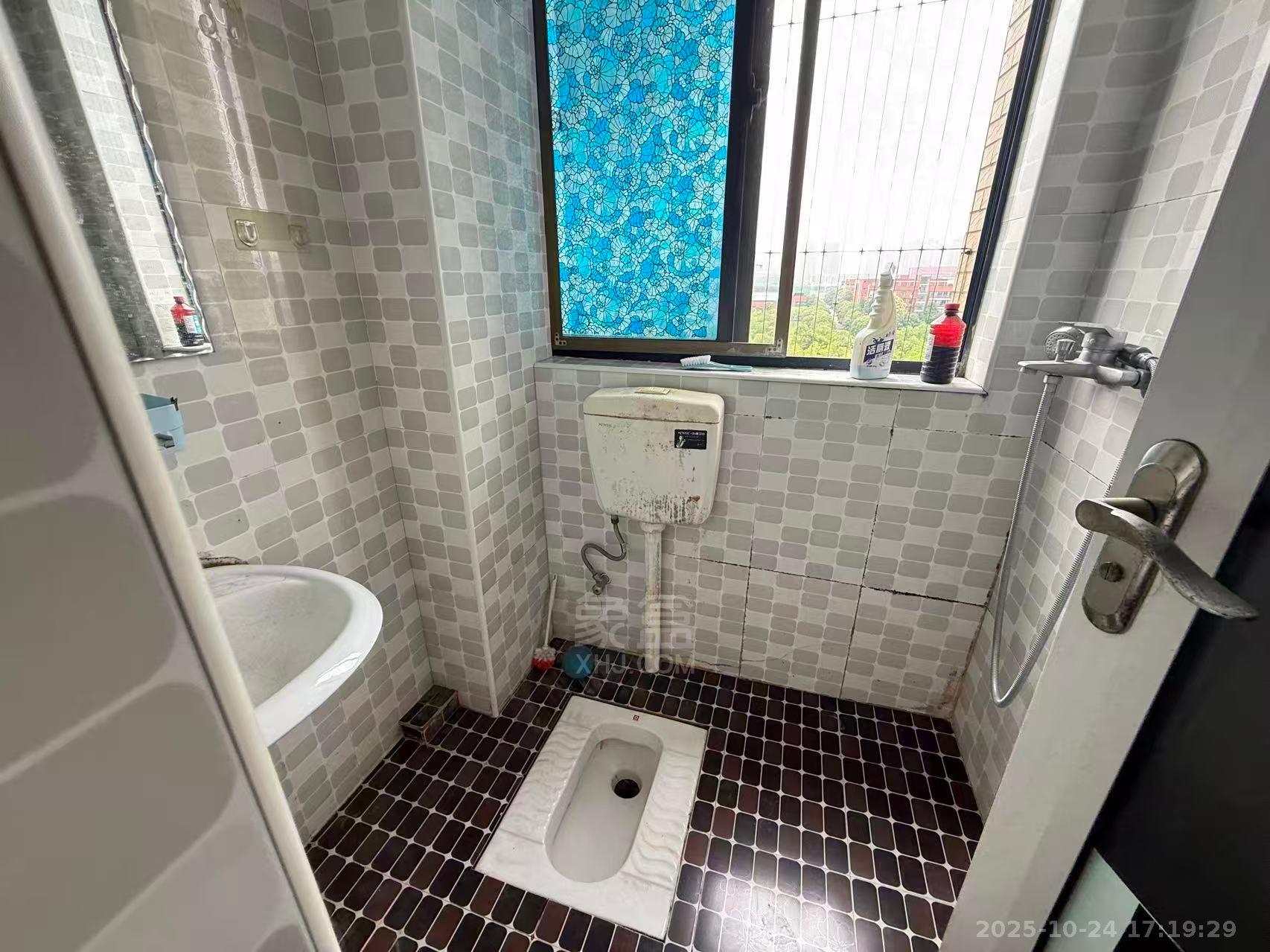 龙腾国际  1室1厅1卫    1100.0元/月室内图