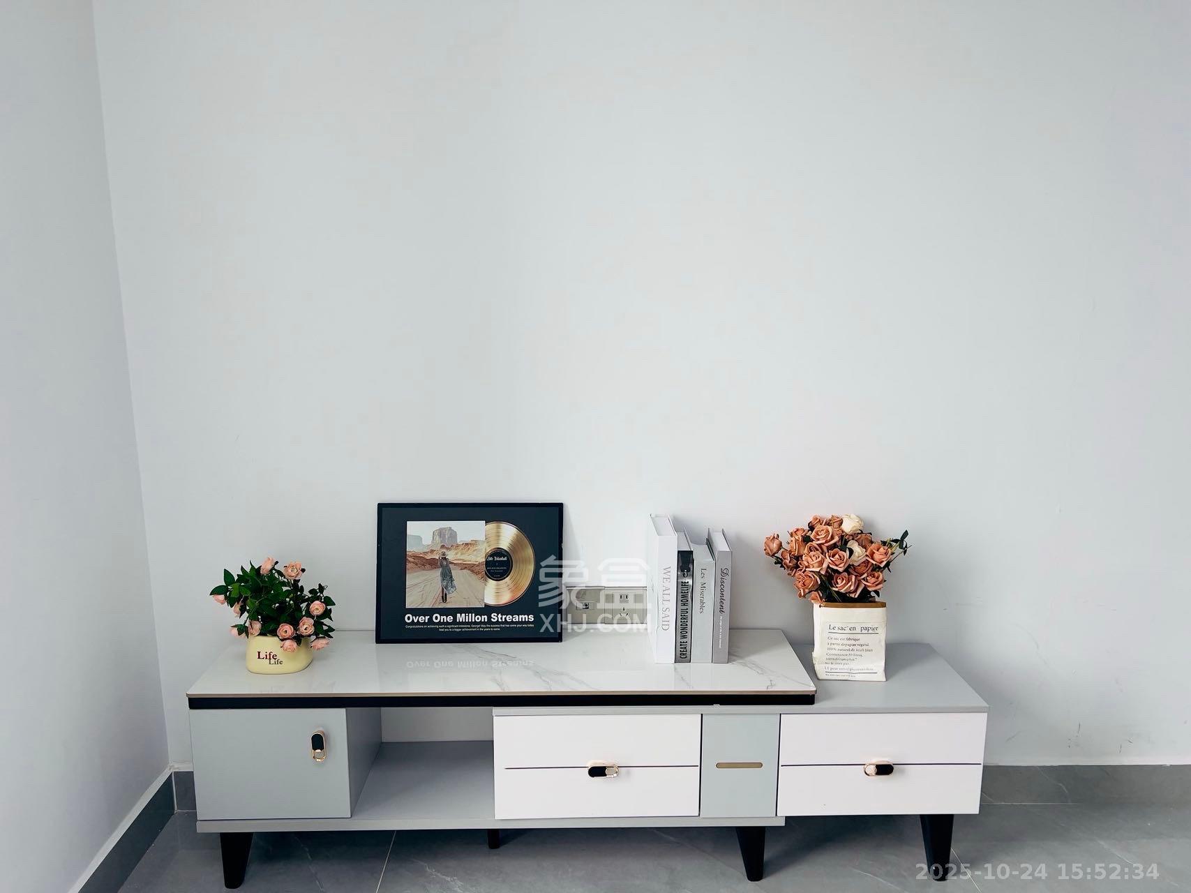 敬天广场 2室1厅1卫 2500.0元/月 敬天广场 2室1厅1卫 2500.0元/月室内图