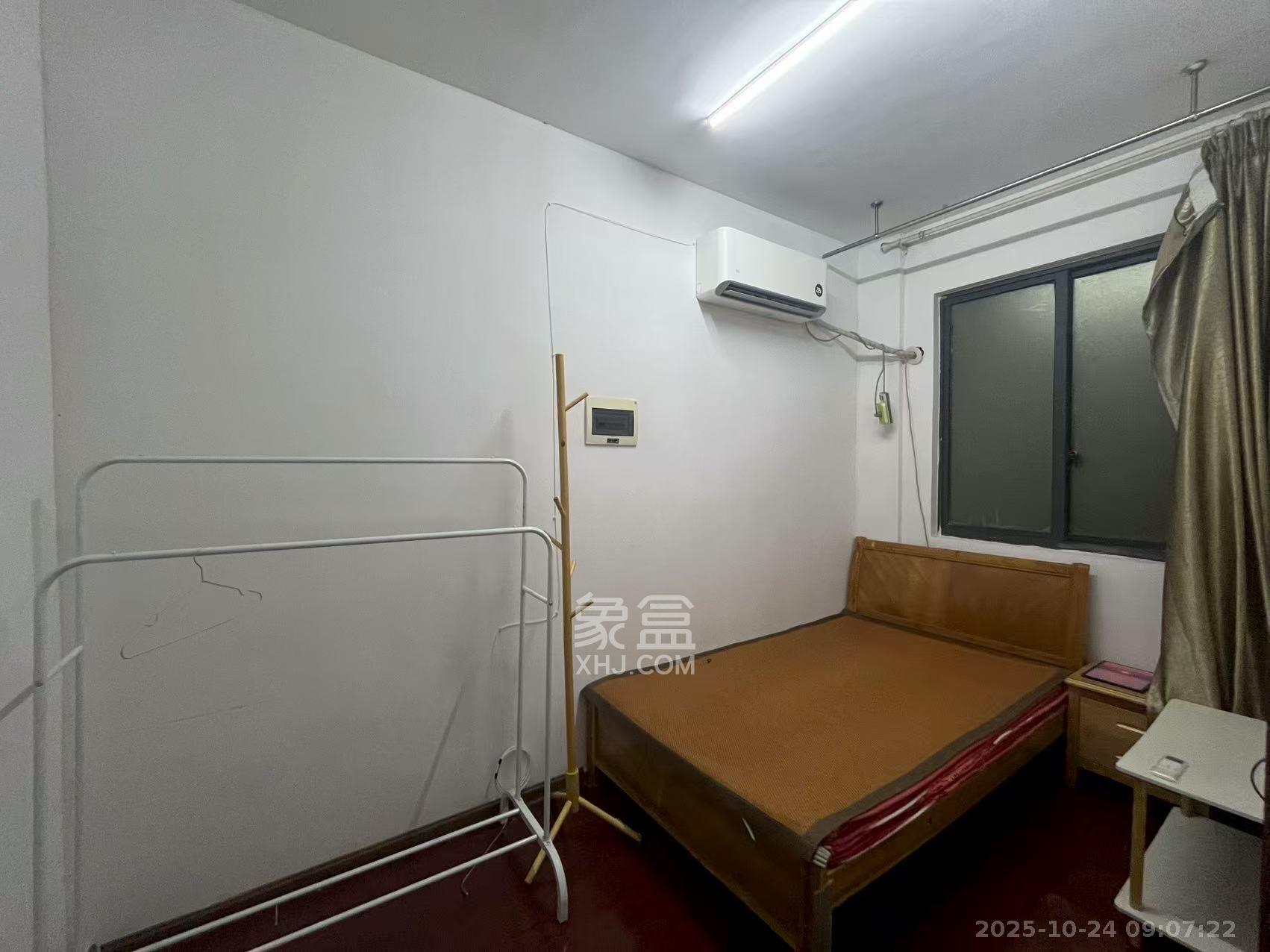 高升金典  1室2厅1卫    1600.0元/月室内图