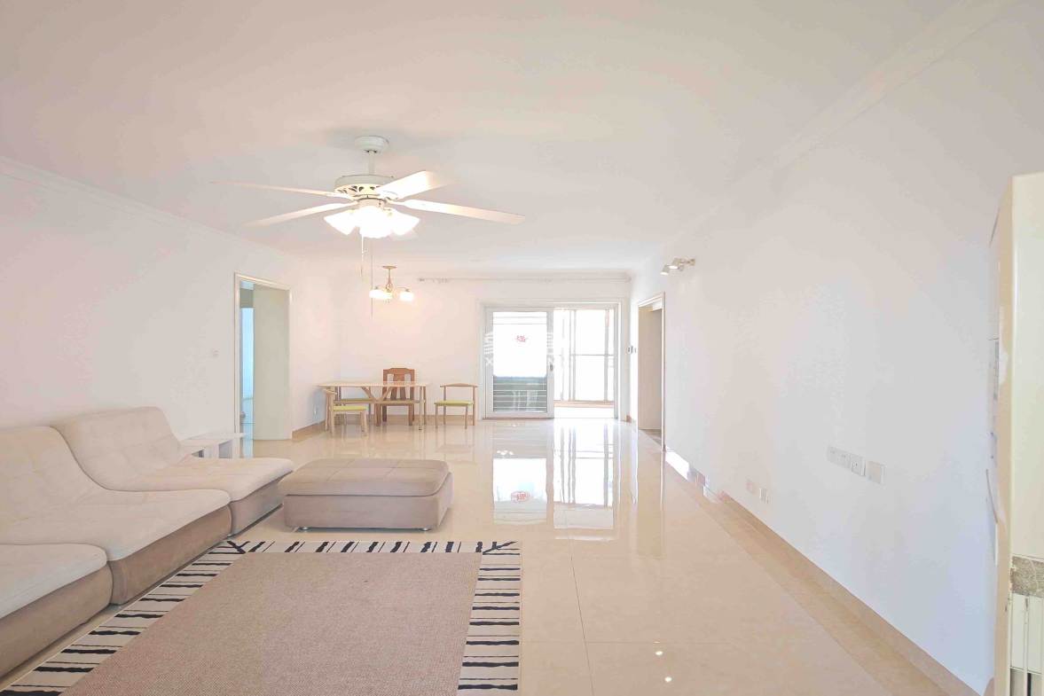 国兴城(C区)  2室2厅1卫    200.0万 国兴城(C区)  2室2厅1卫    200.0万客厅