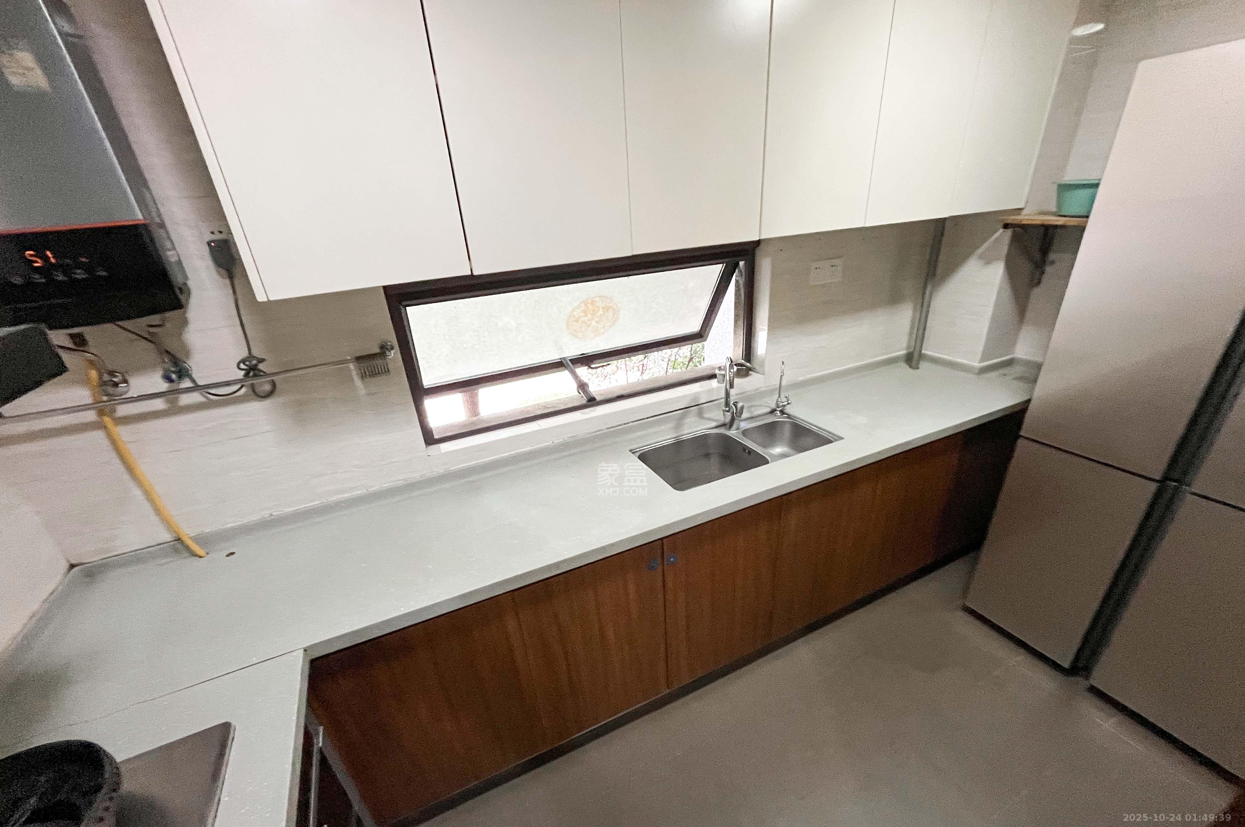 万科里梅溪郡 4室2厅1卫 242.0万 万科里梅溪郡 4室2厅1卫 242.0万厨房