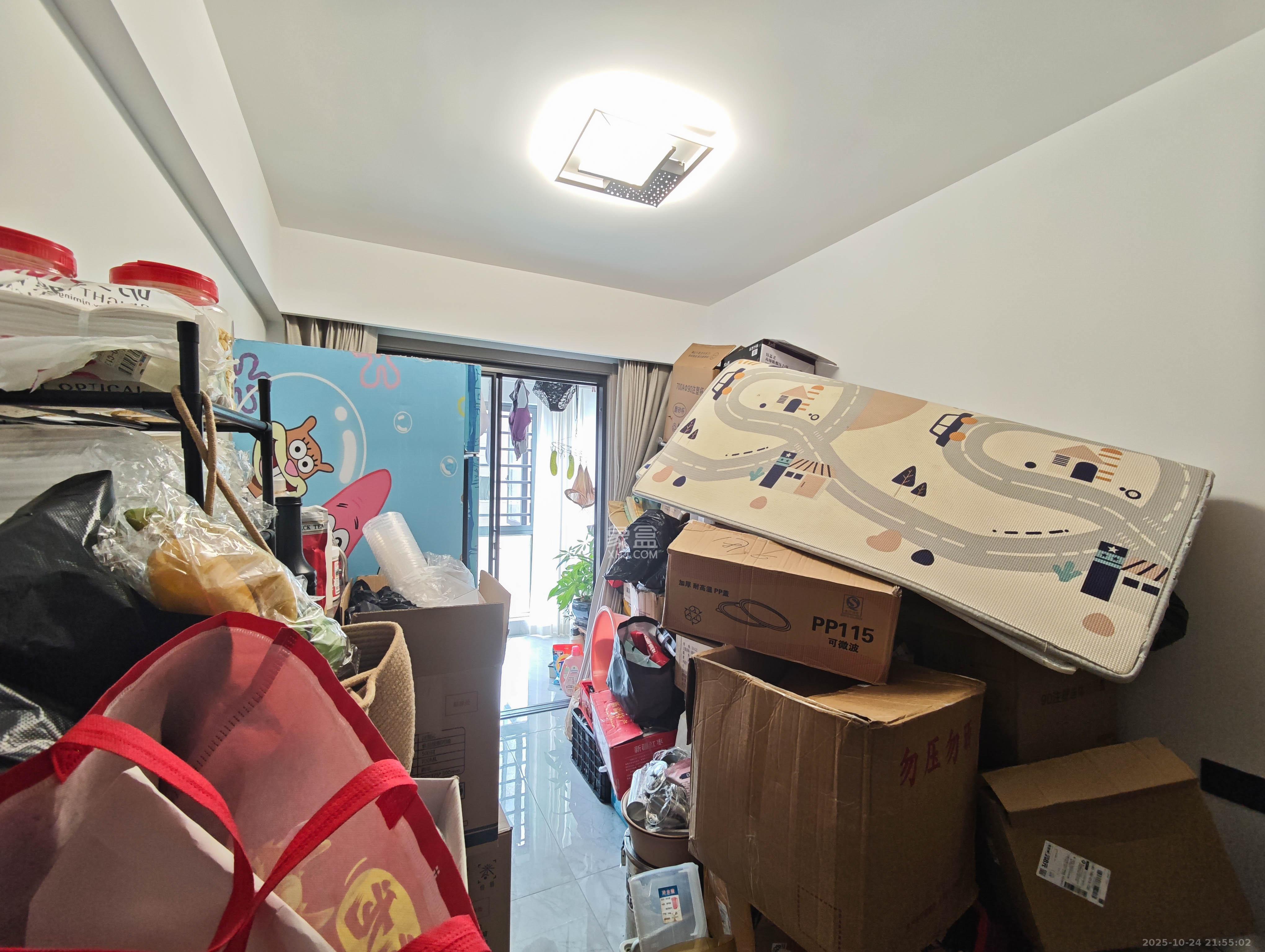 保利城(中航城国际社区、郡原美村) 4室2厅2卫 110.0万 保利城(中航城国际社区、郡原美村) 4室2厅2卫 110.0万卧室