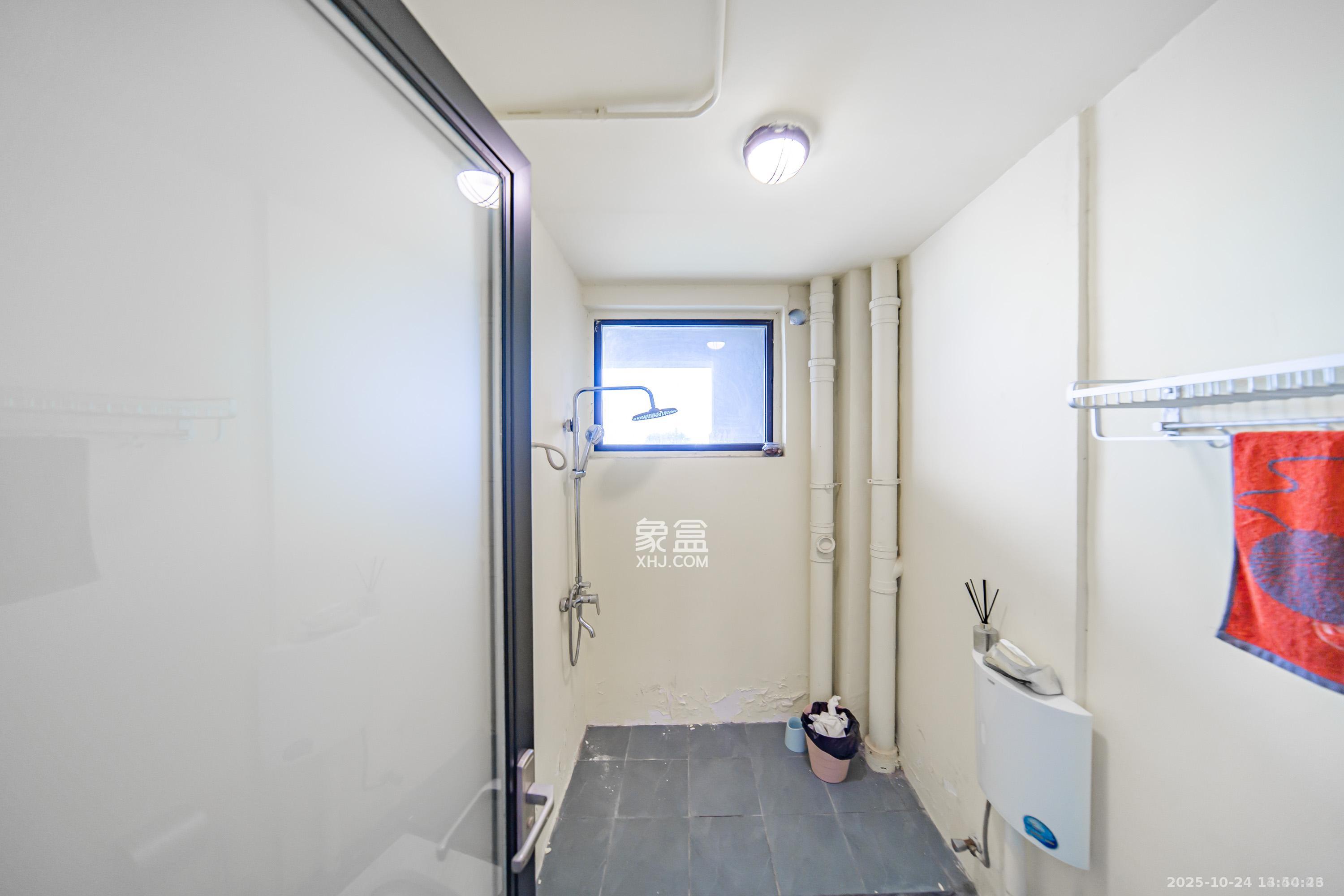 洋湖18克拉（旷远洋湖18克拉）  5室3厅2卫    4500.0元/月室内图