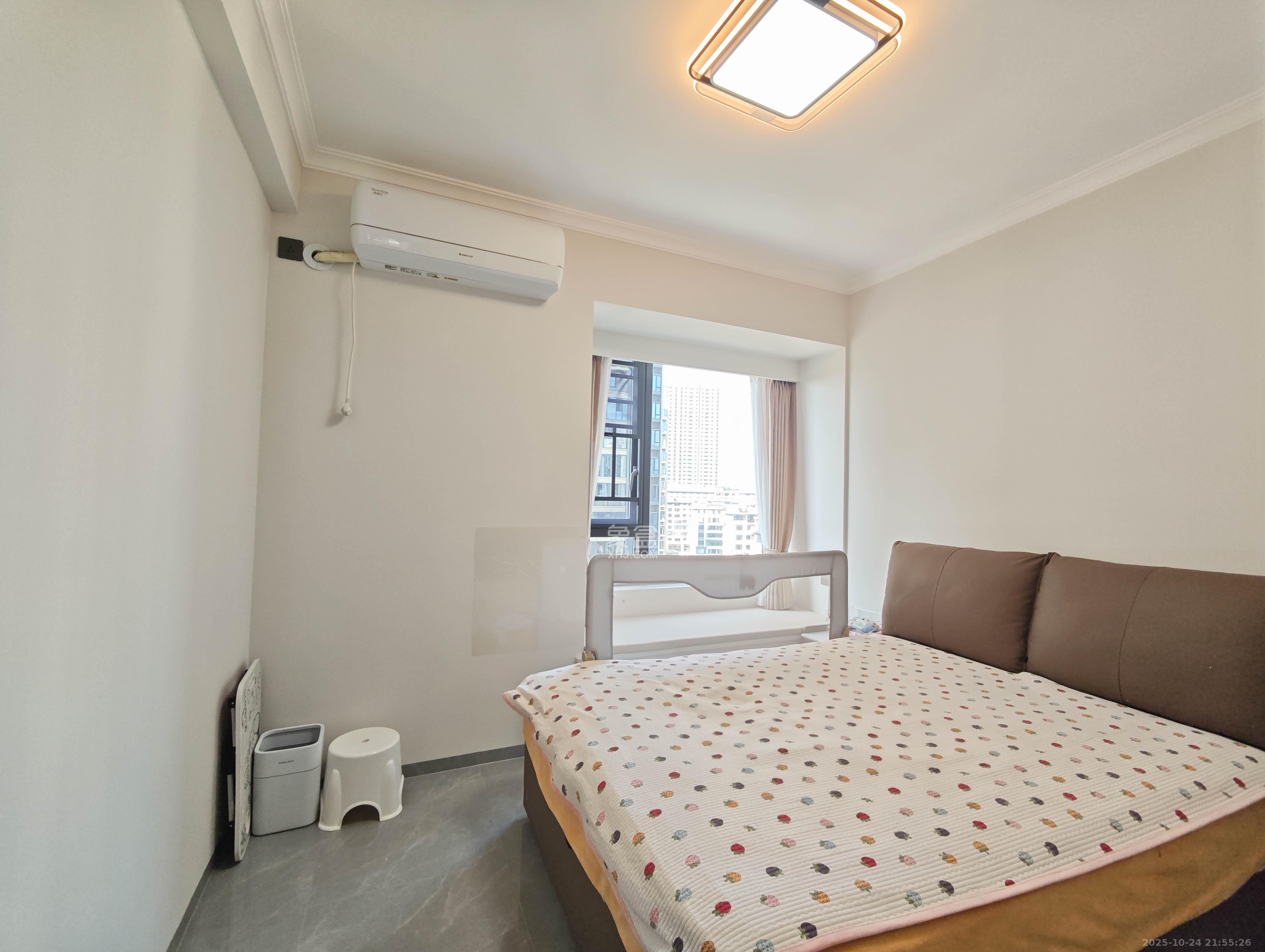 长房岭秀时代  3室2厅2卫    130.0万 长房岭秀时代  3室2厅2卫    130.0万卧室