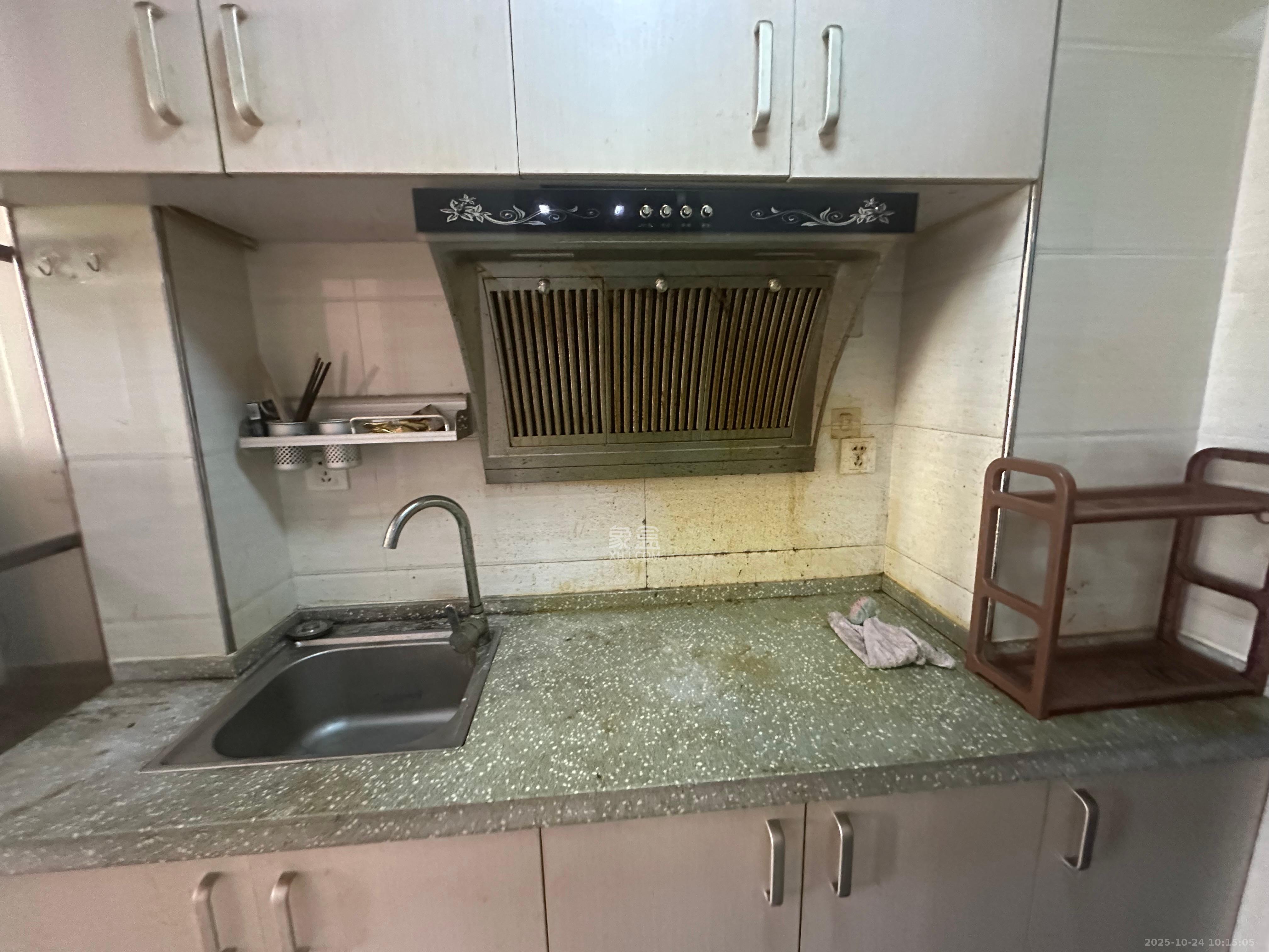 剑桥名门  1室1厅1卫    1400.0元/月 剑桥名门  1室1厅1卫    1400.0元/月室内图